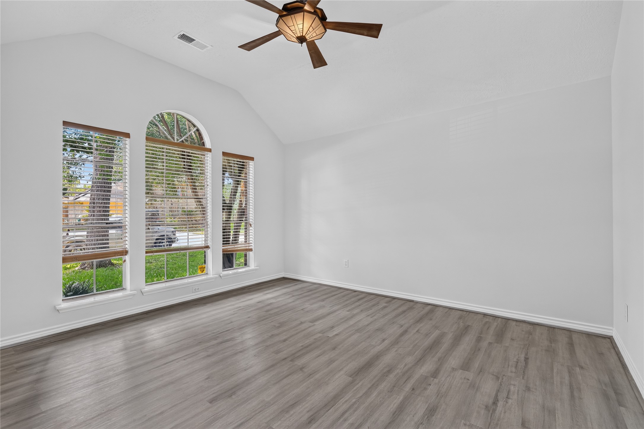 7206 Glen Rosa Drive Property Photo 7