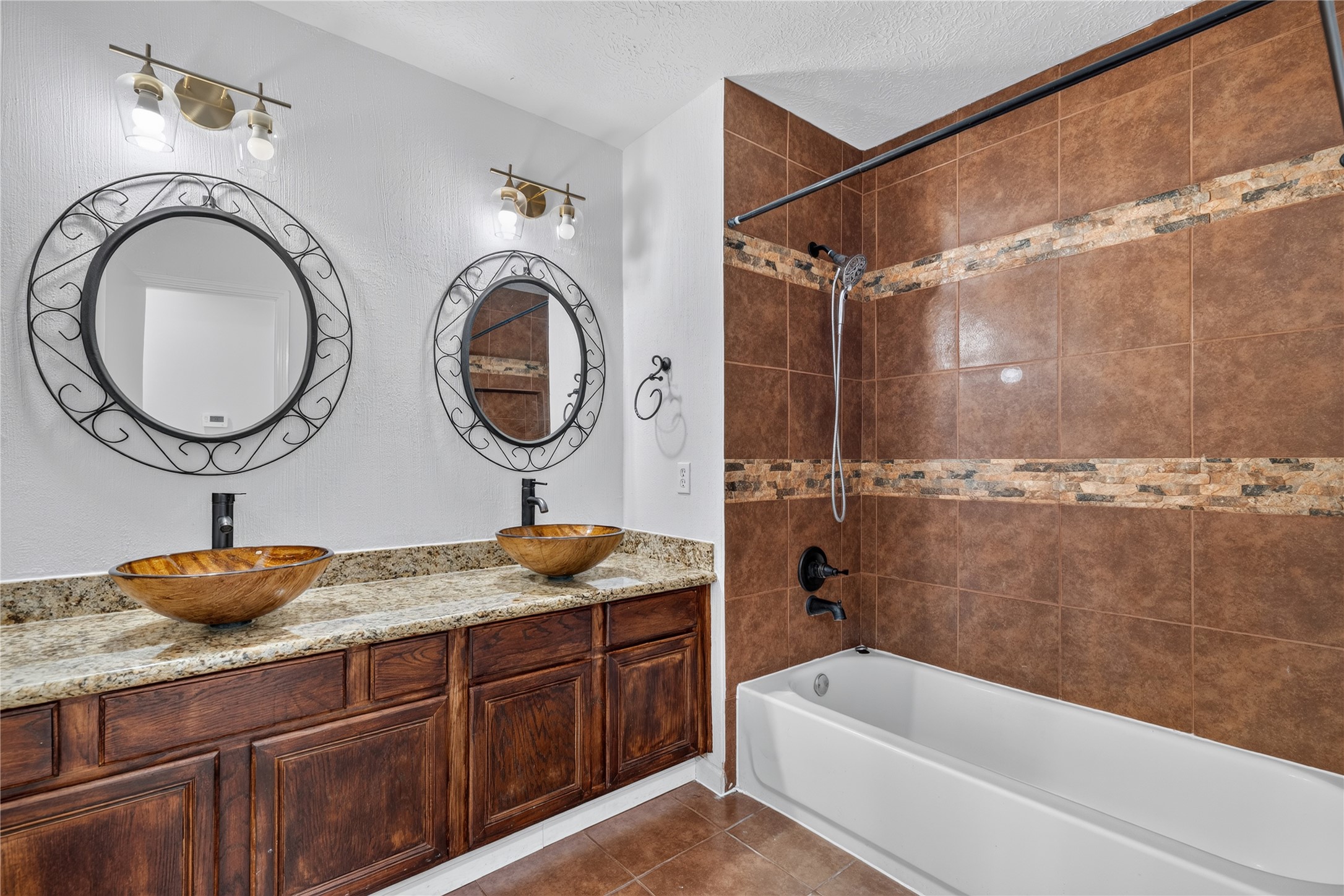 7206 Glen Rosa Drive Property Photo 16