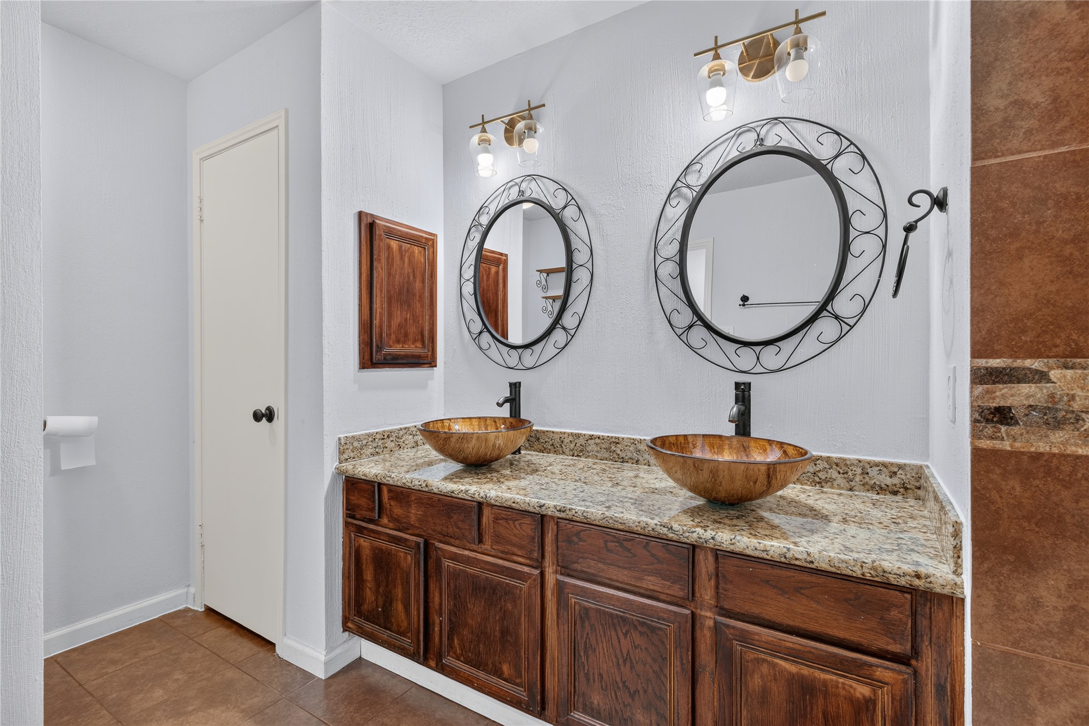 7206 Glen Rosa Drive Property Photo 17