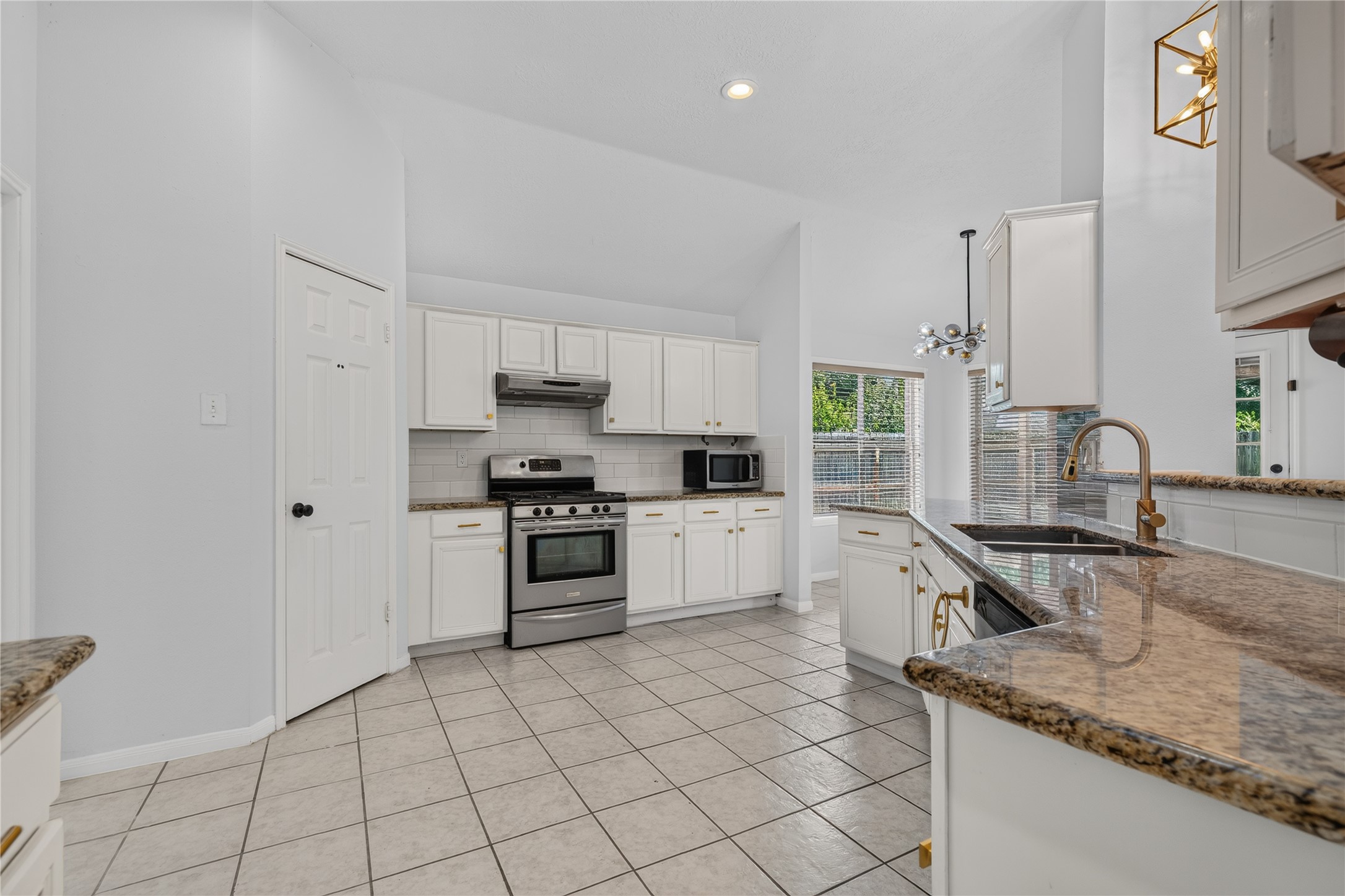7206 Glen Rosa Drive Property Photo 19