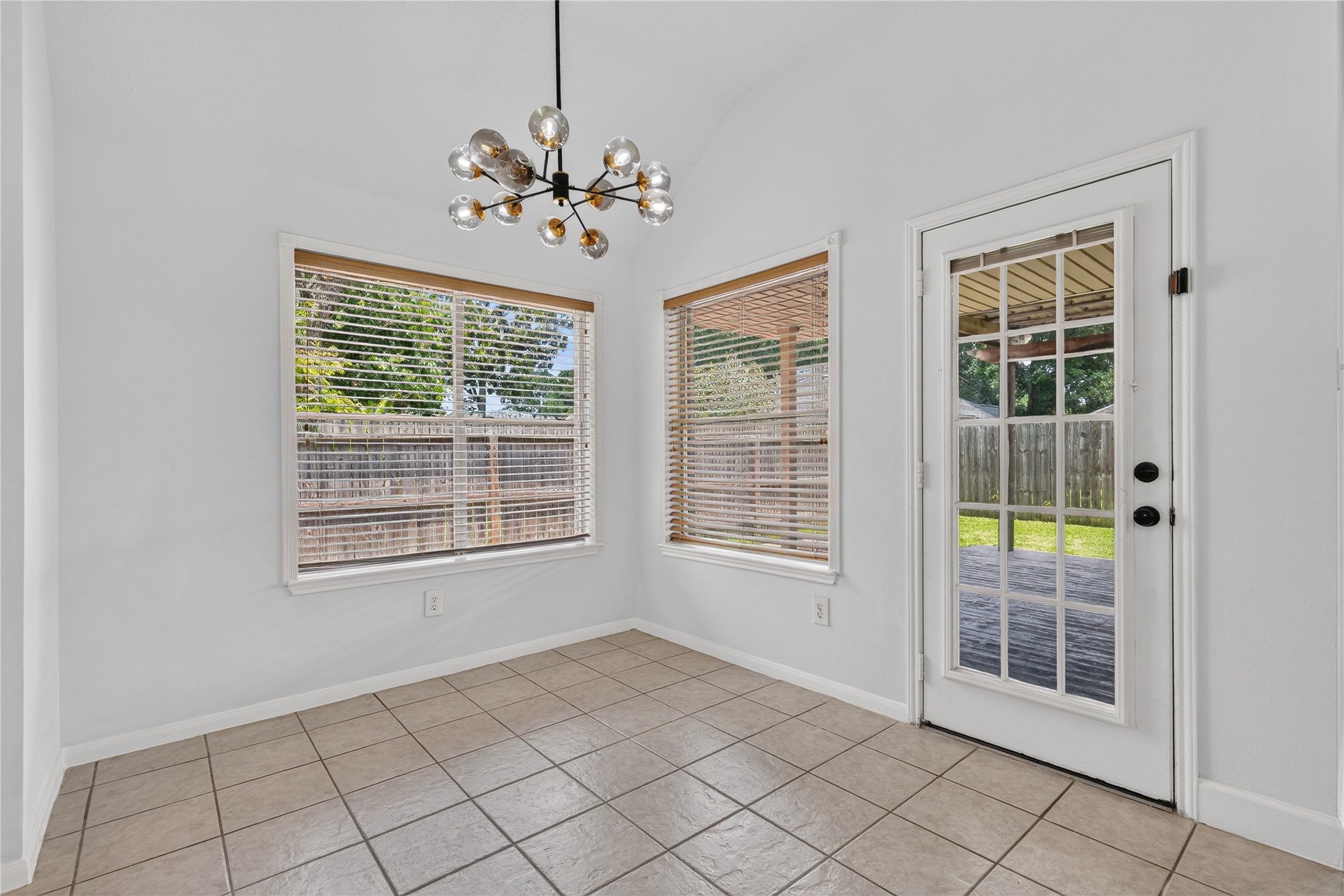 7206 Glen Rosa Drive Property Photo 23