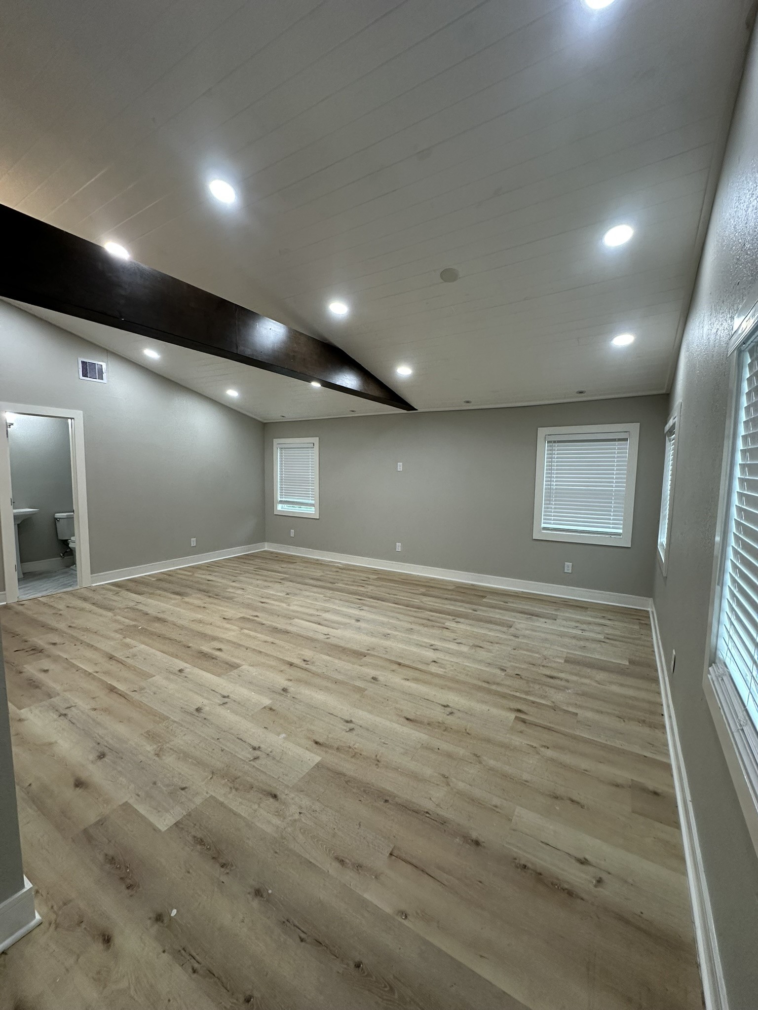 8223 Wallis Street Property Photo 4
