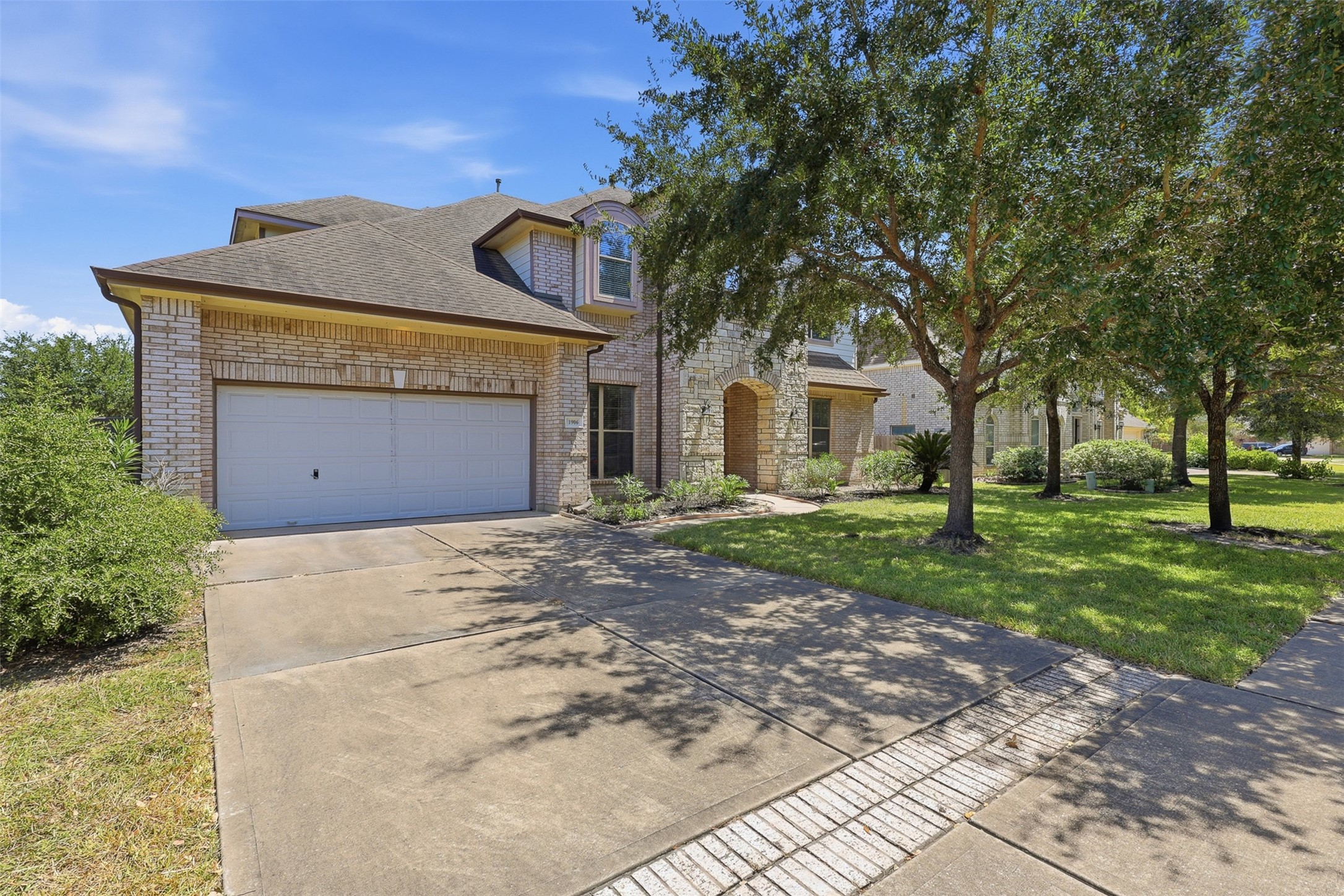 1906 Lake Grayson Drive Property Photo 1