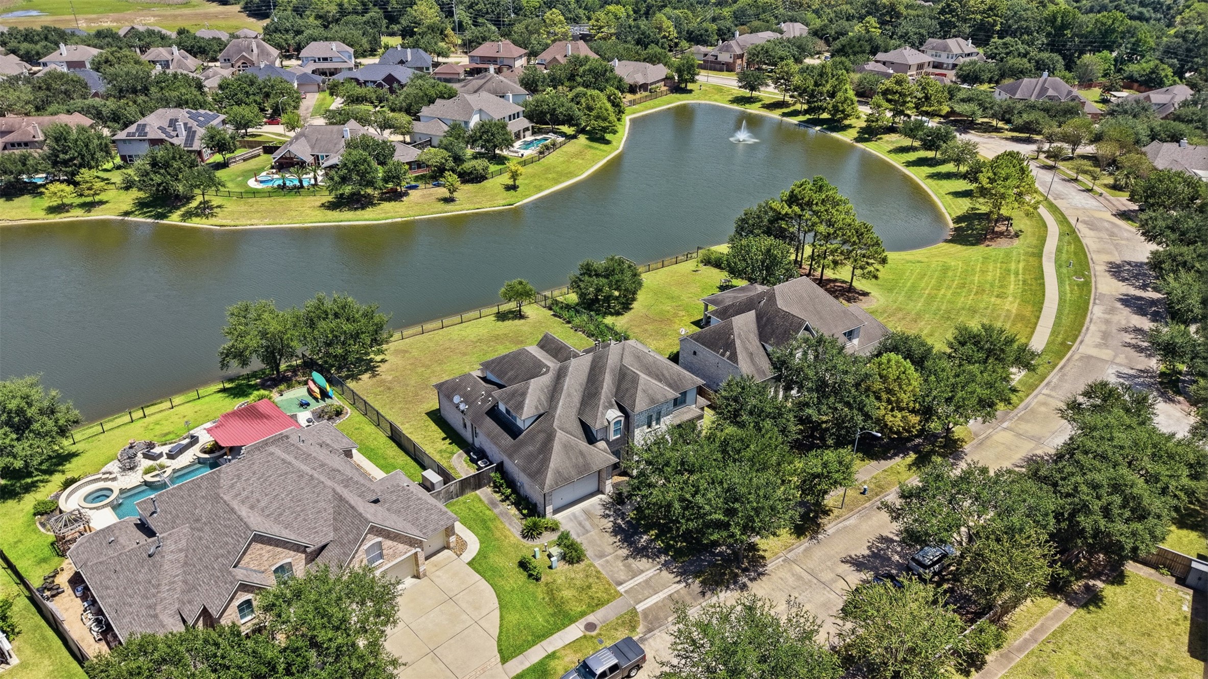 1906 Lake Grayson Drive Property Photo 3