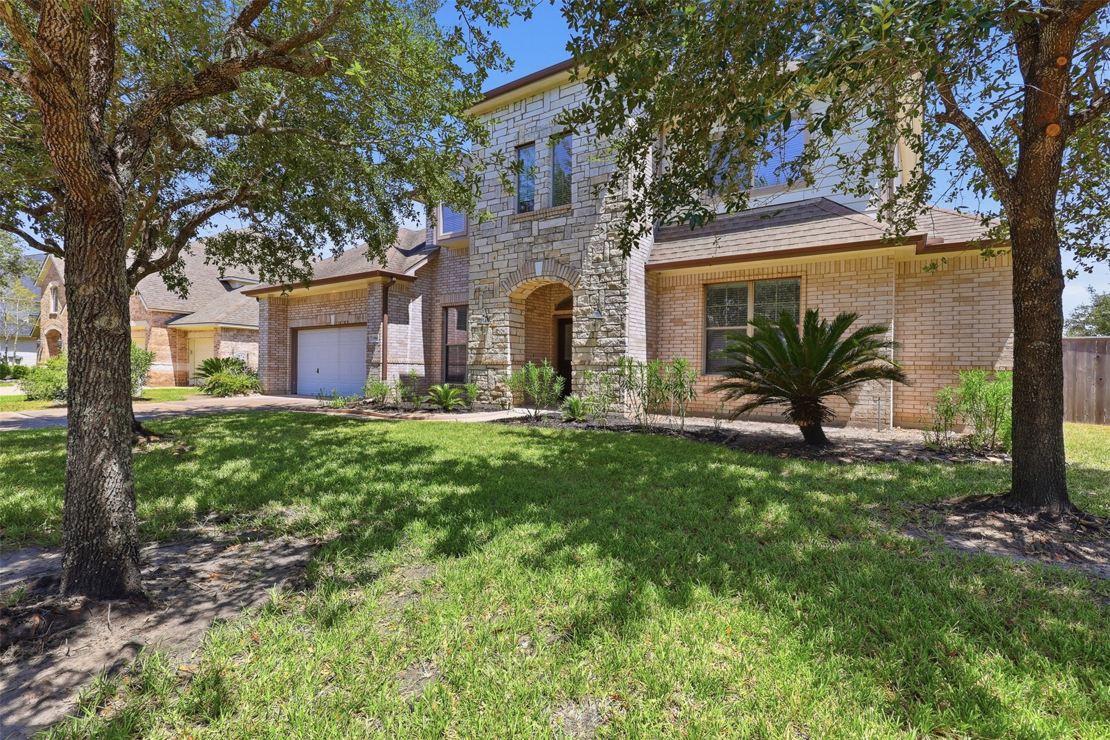 1906 Lake Grayson Drive Property Photo 4