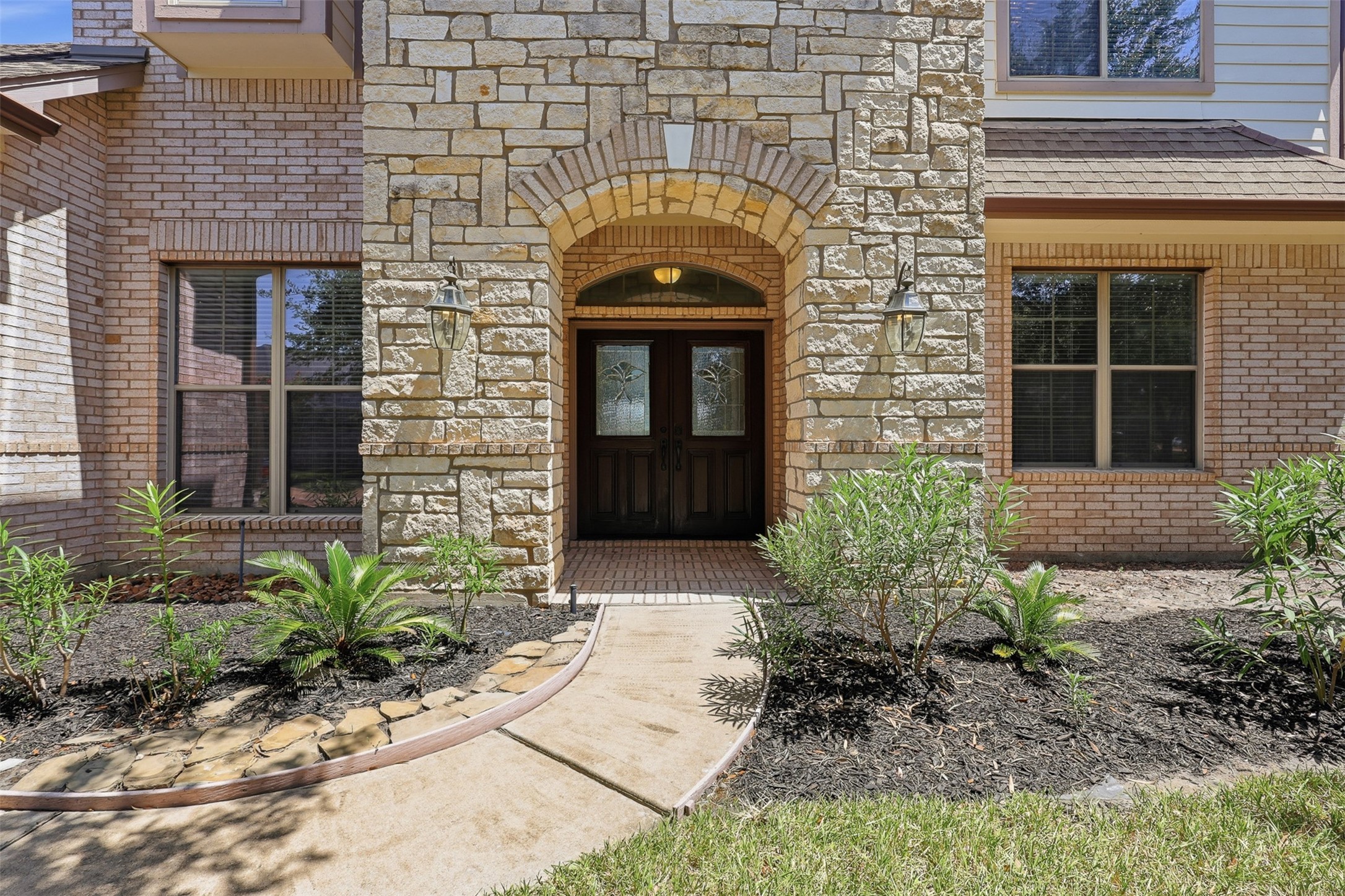 1906 Lake Grayson Drive Property Photo 5