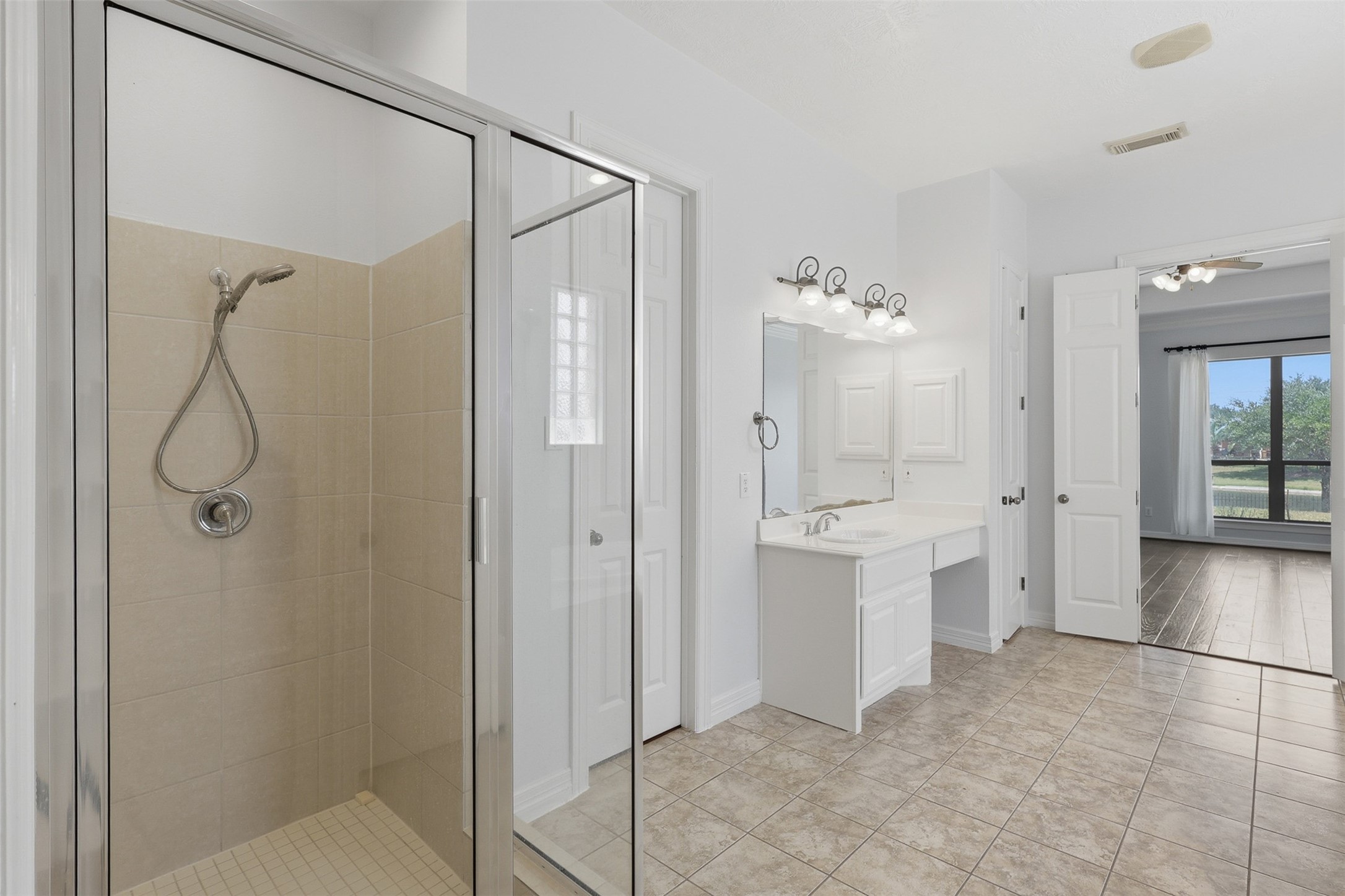 1906 Lake Grayson Drive Property Photo 22
