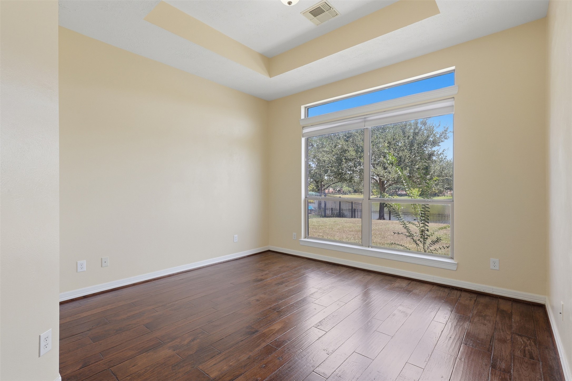 1906 Lake Grayson Drive Property Photo 24
