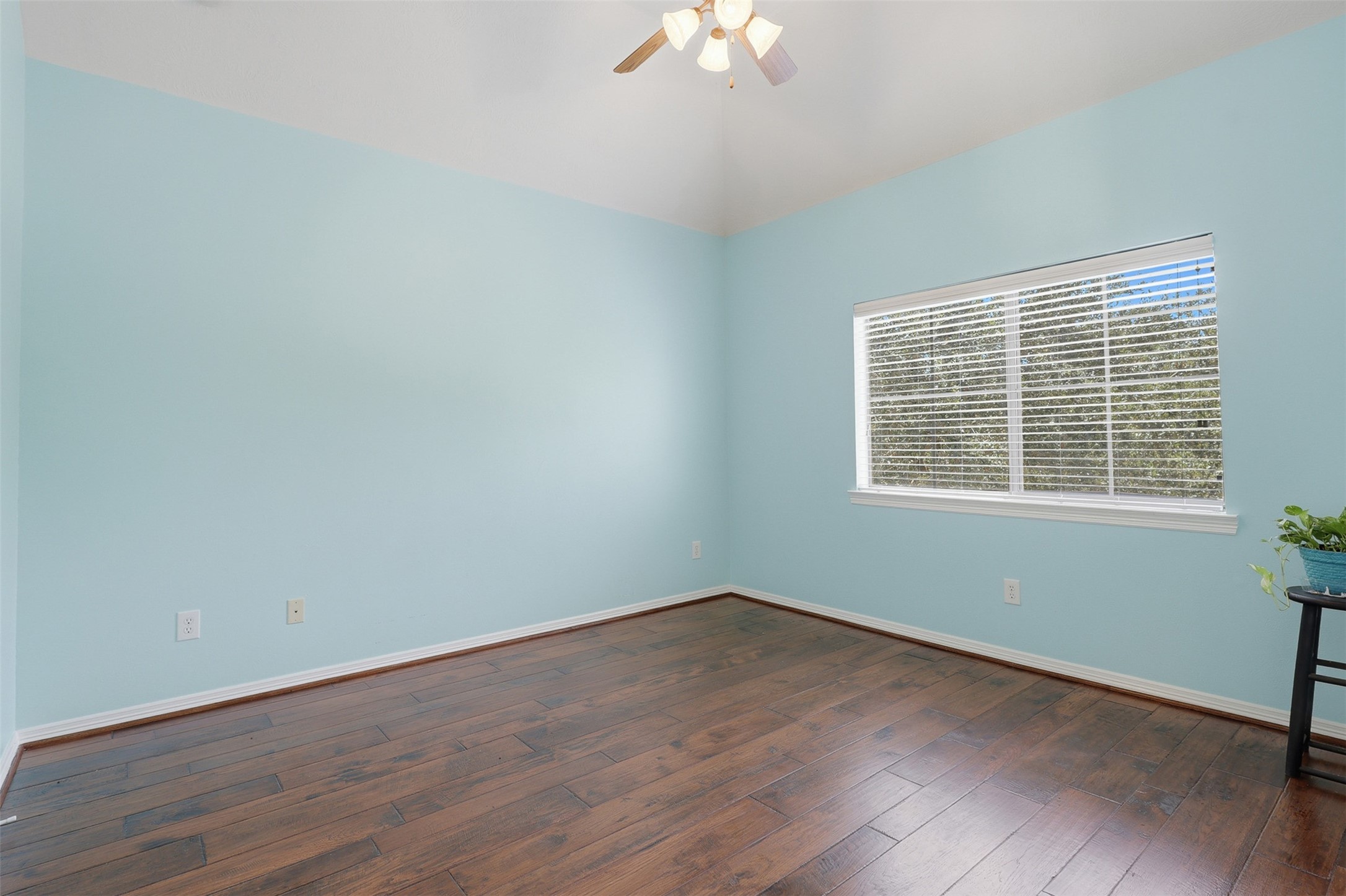 1906 Lake Grayson Drive Property Photo 37