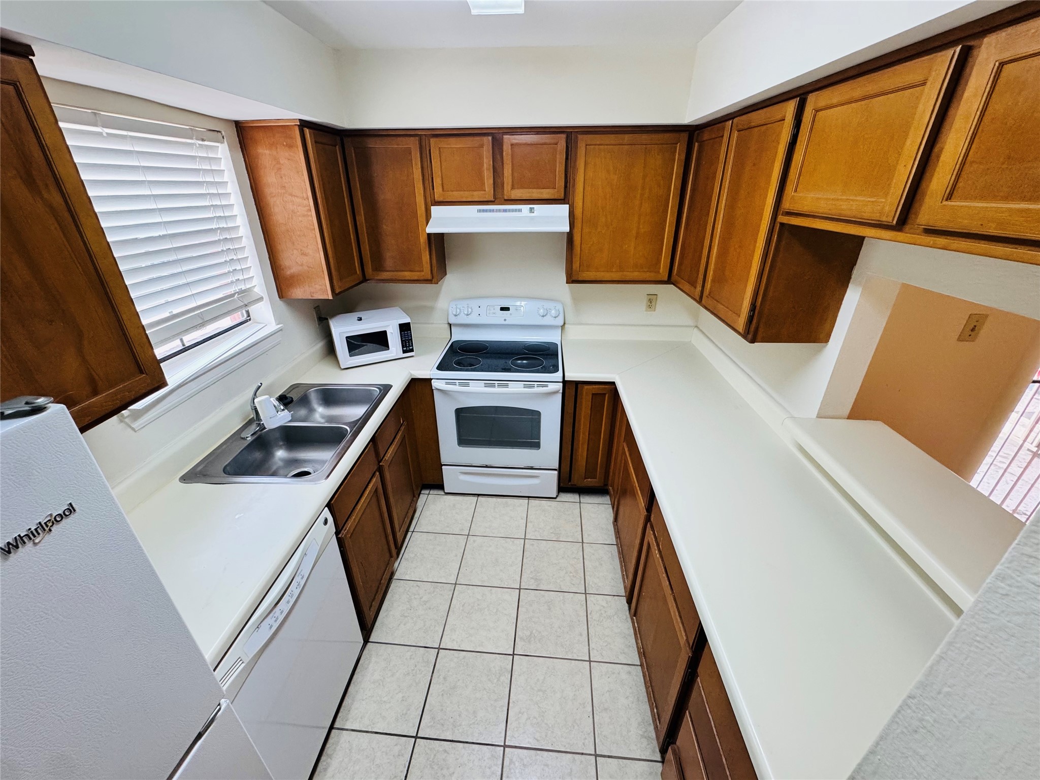 3100 Walnut Bend Lane 324 Property Photo 6