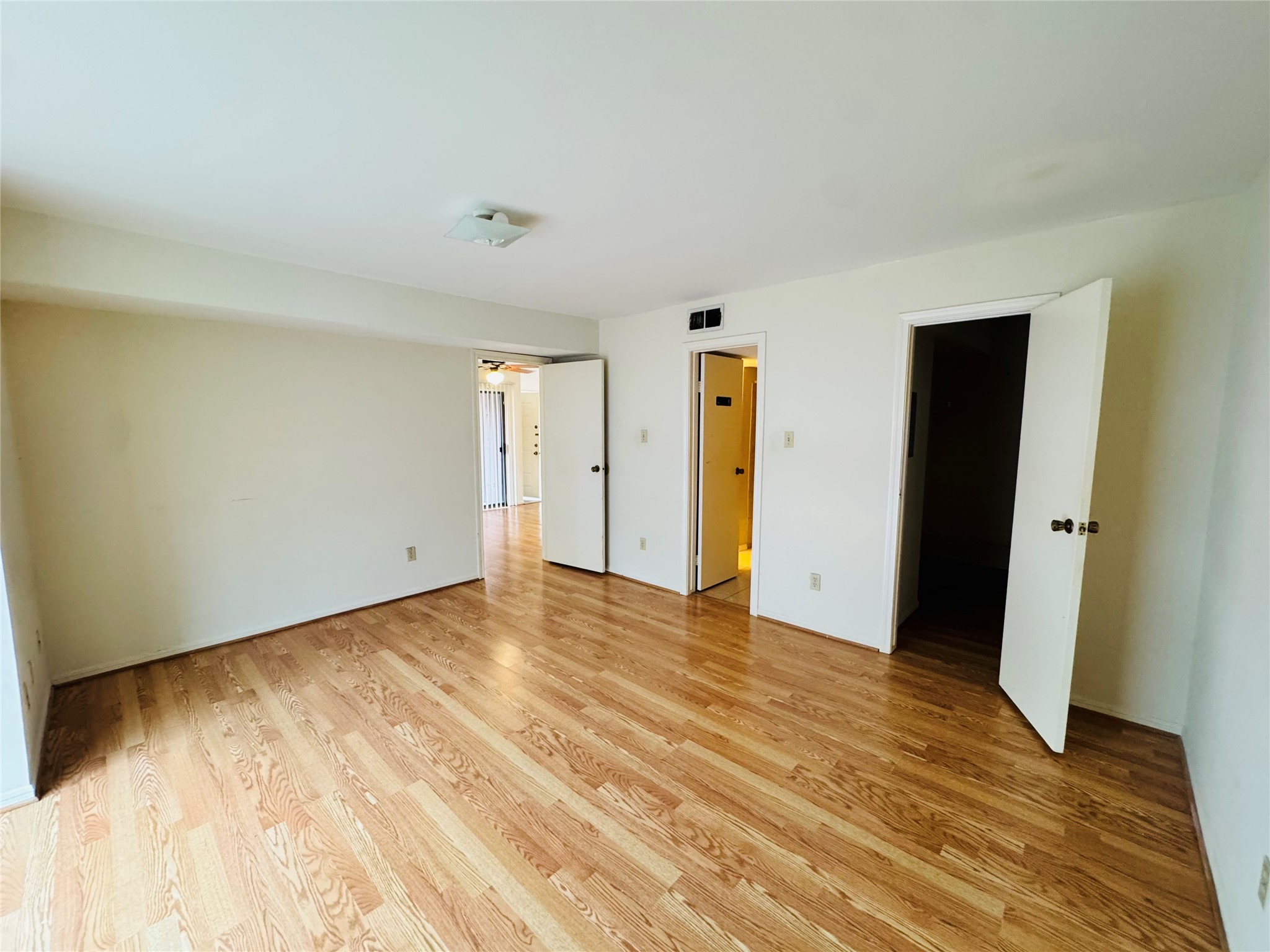 3100 Walnut Bend Lane 324 Property Photo 10