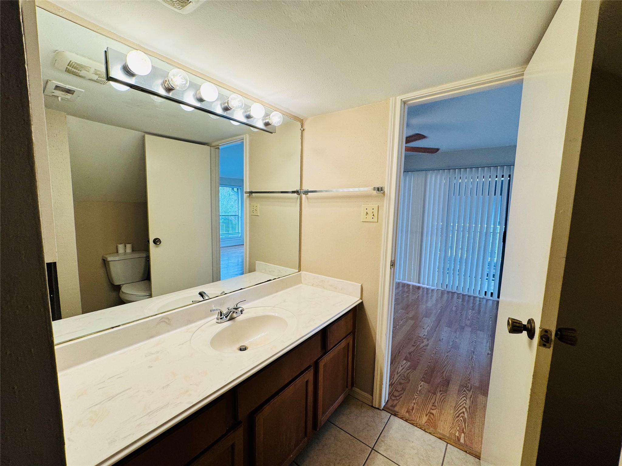 3100 Walnut Bend Lane 324 Property Photo 13