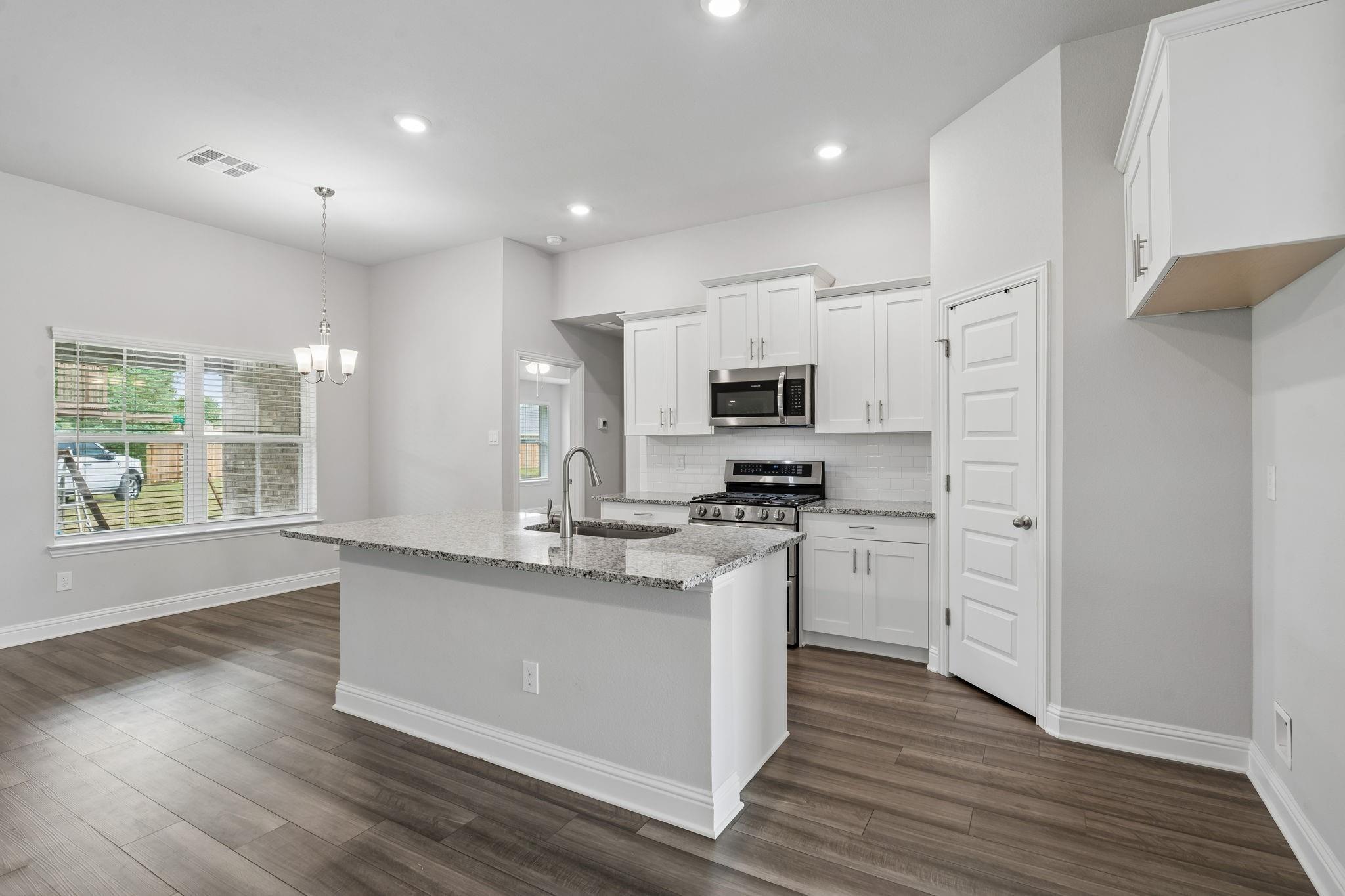 10 Gemstone Court, Angleton Tx 77515 Property Photo 18