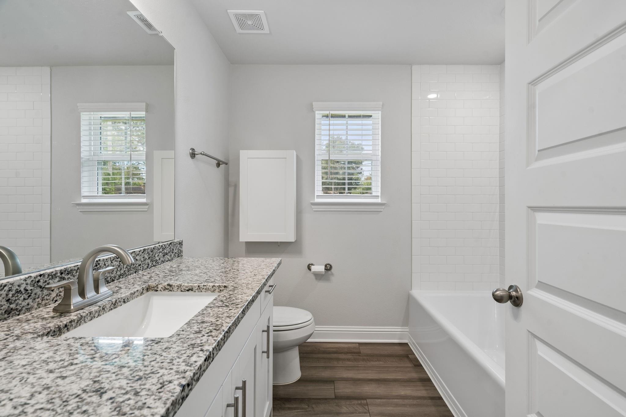 10 Gemstone Court, Angleton Tx 77515 Property Photo 26