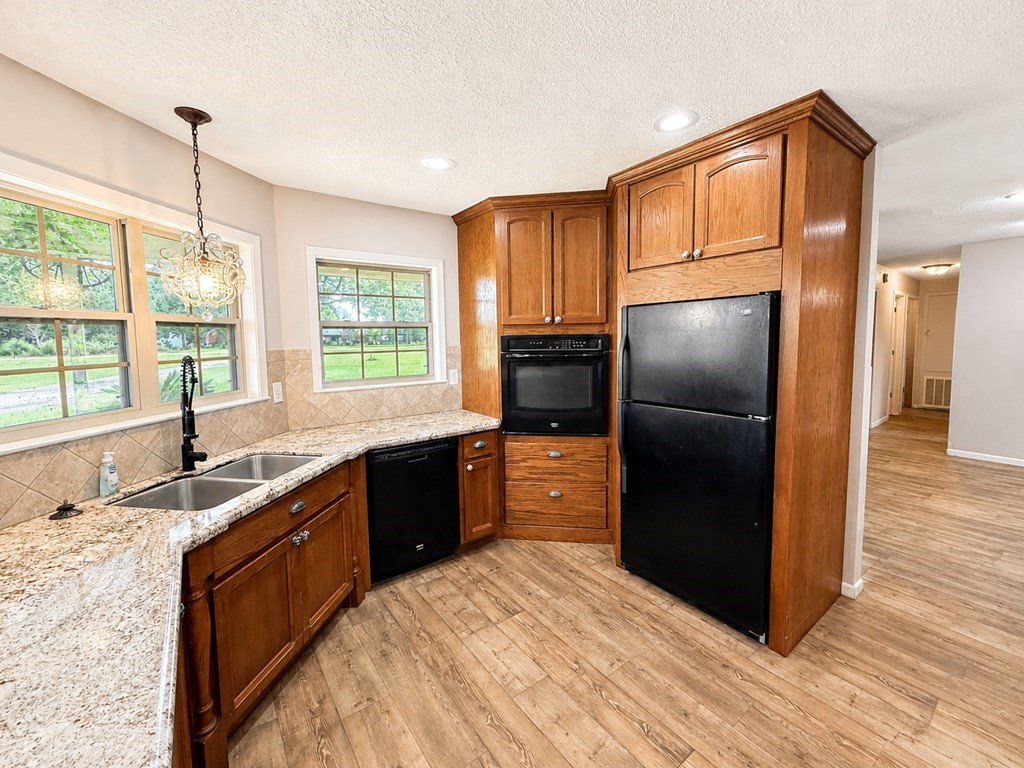 829 Fm 1004 W Property Photo 3
