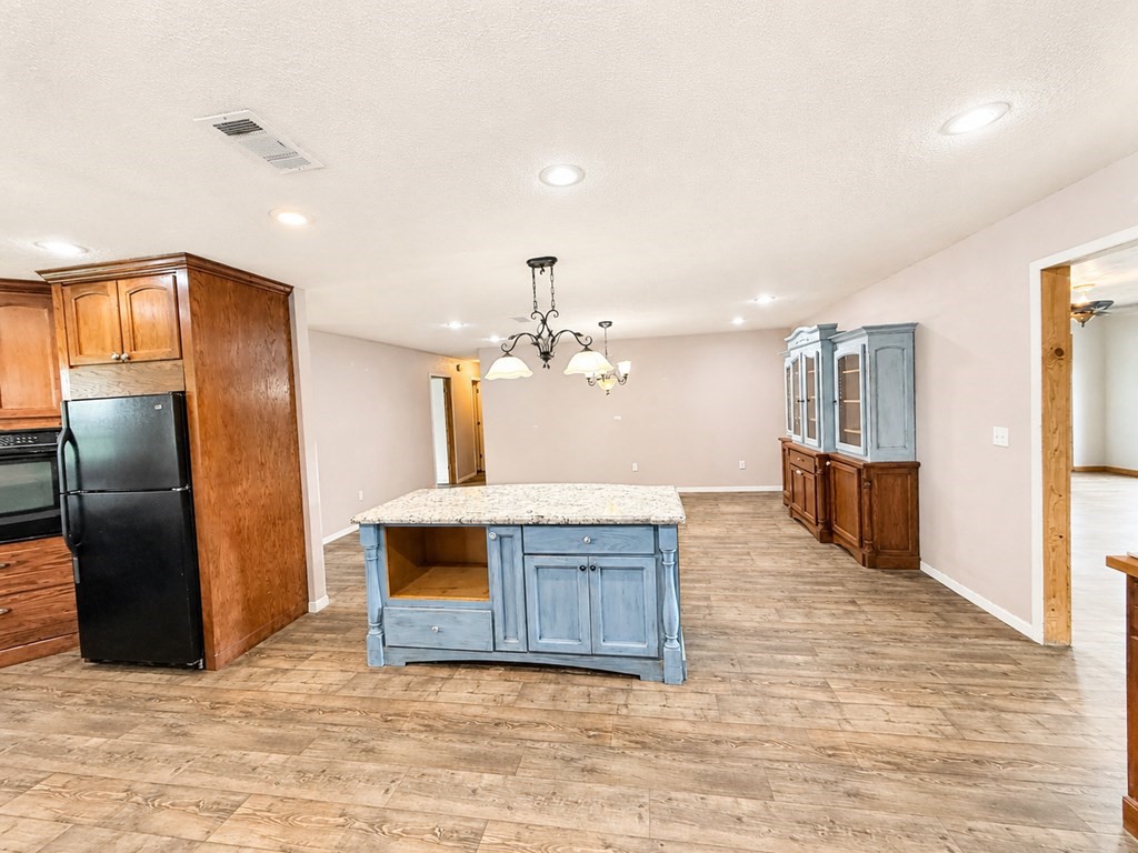 829 Fm 1004 W Property Photo 6