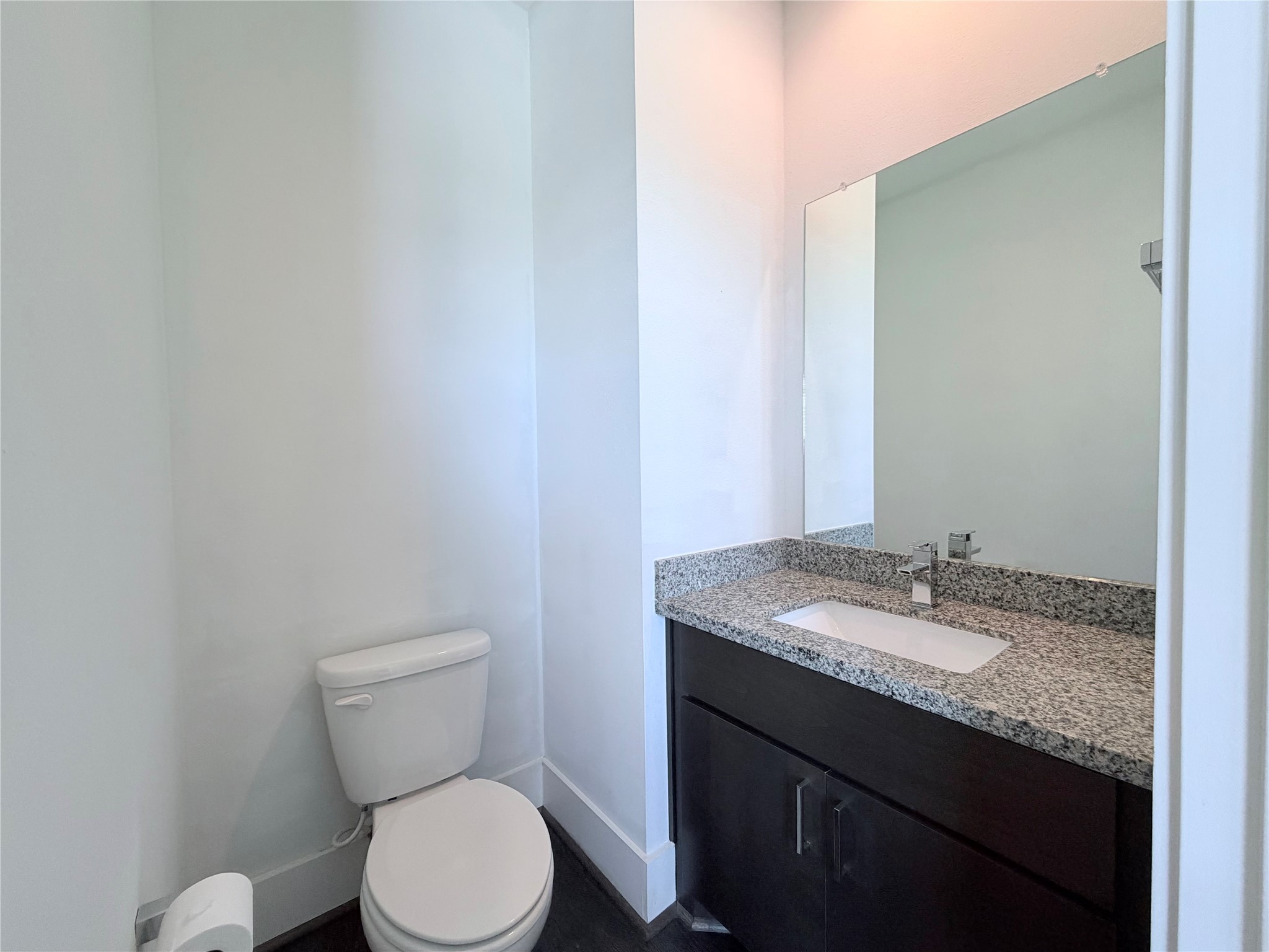 2913 Leeland Street Property Photo 16