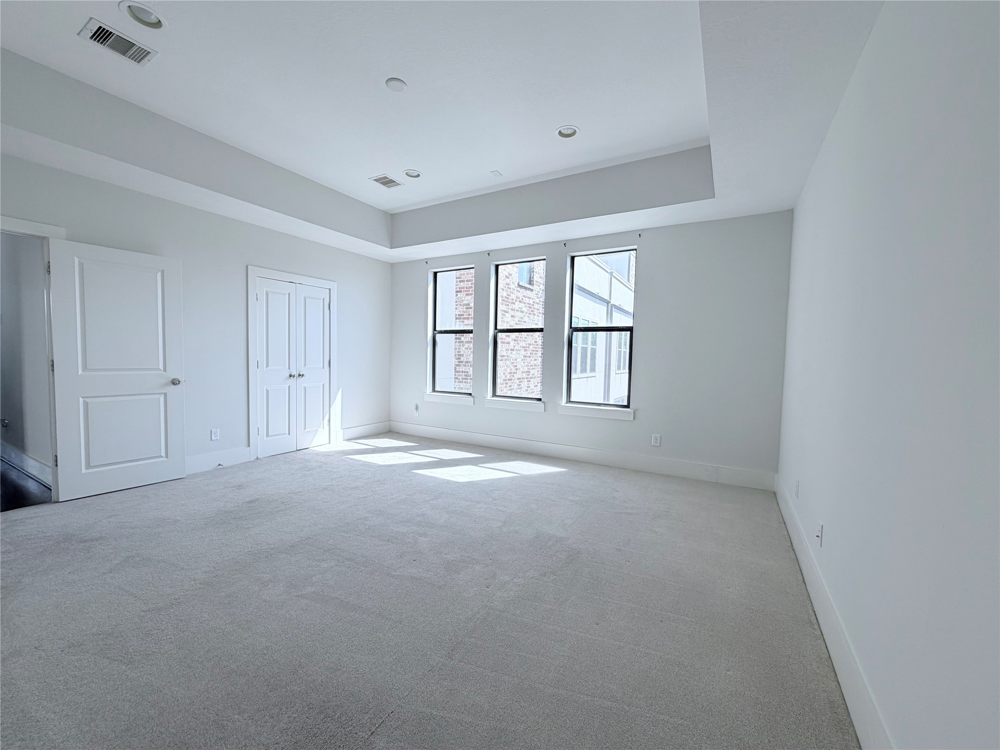 2913 Leeland Street Property Photo 17