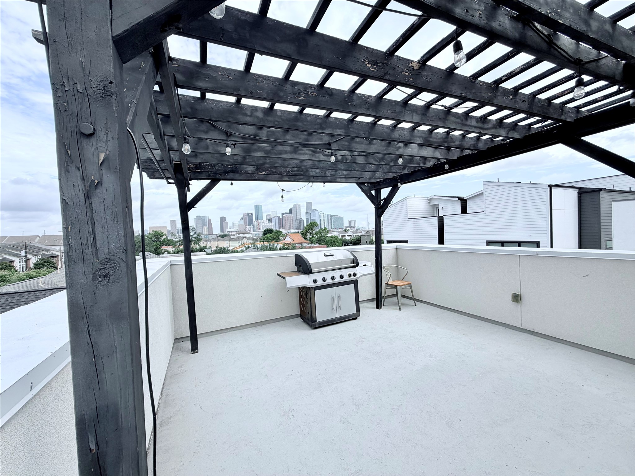 2913 Leeland Street Property Photo 25