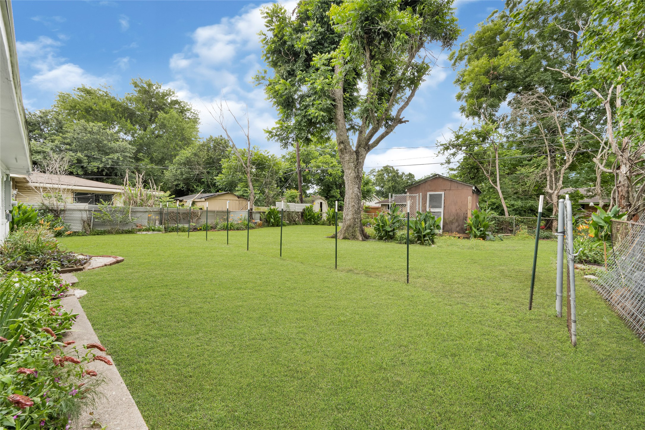 5714 Peacock Street Property Photo 3