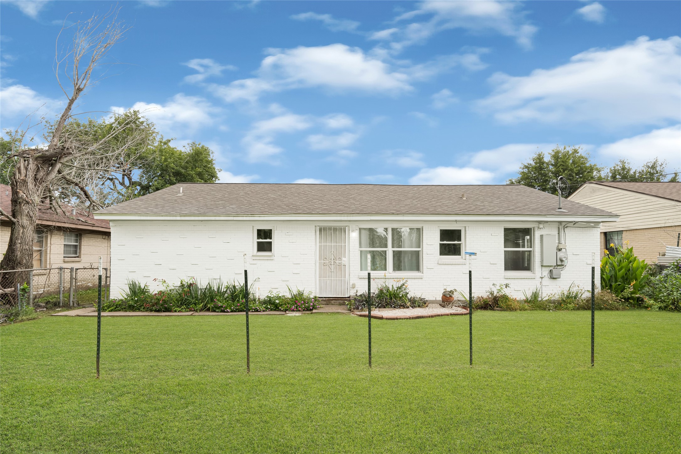 5714 Peacock Street Property Photo 4