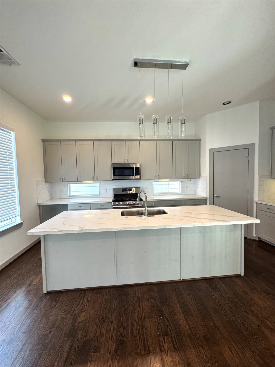 2405 Bastrop Street Property Photo 6