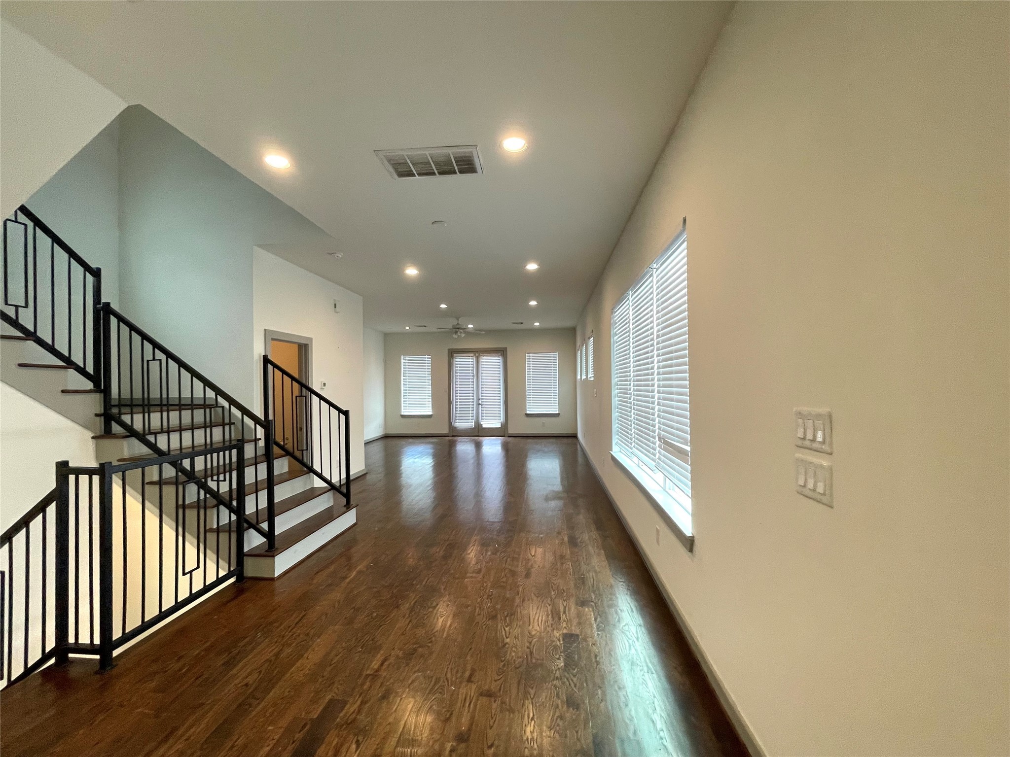 2405 Bastrop Street Property Photo 9