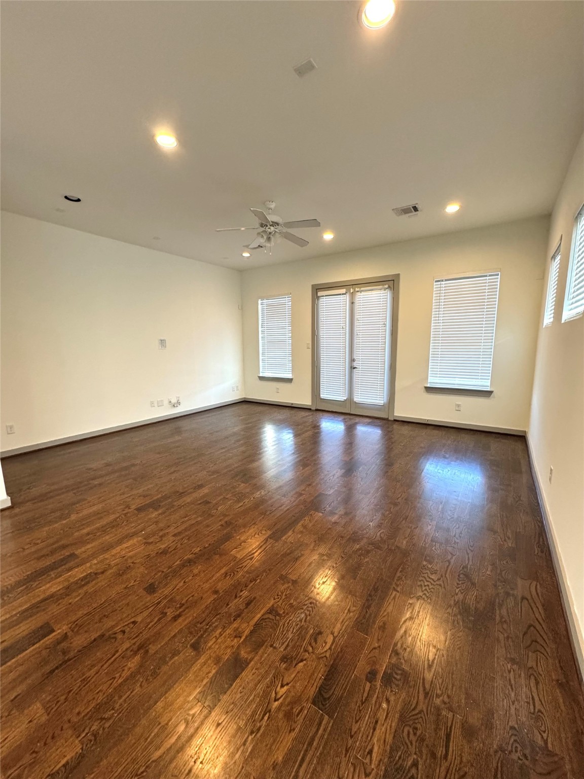 2405 Bastrop Street Property Photo 11