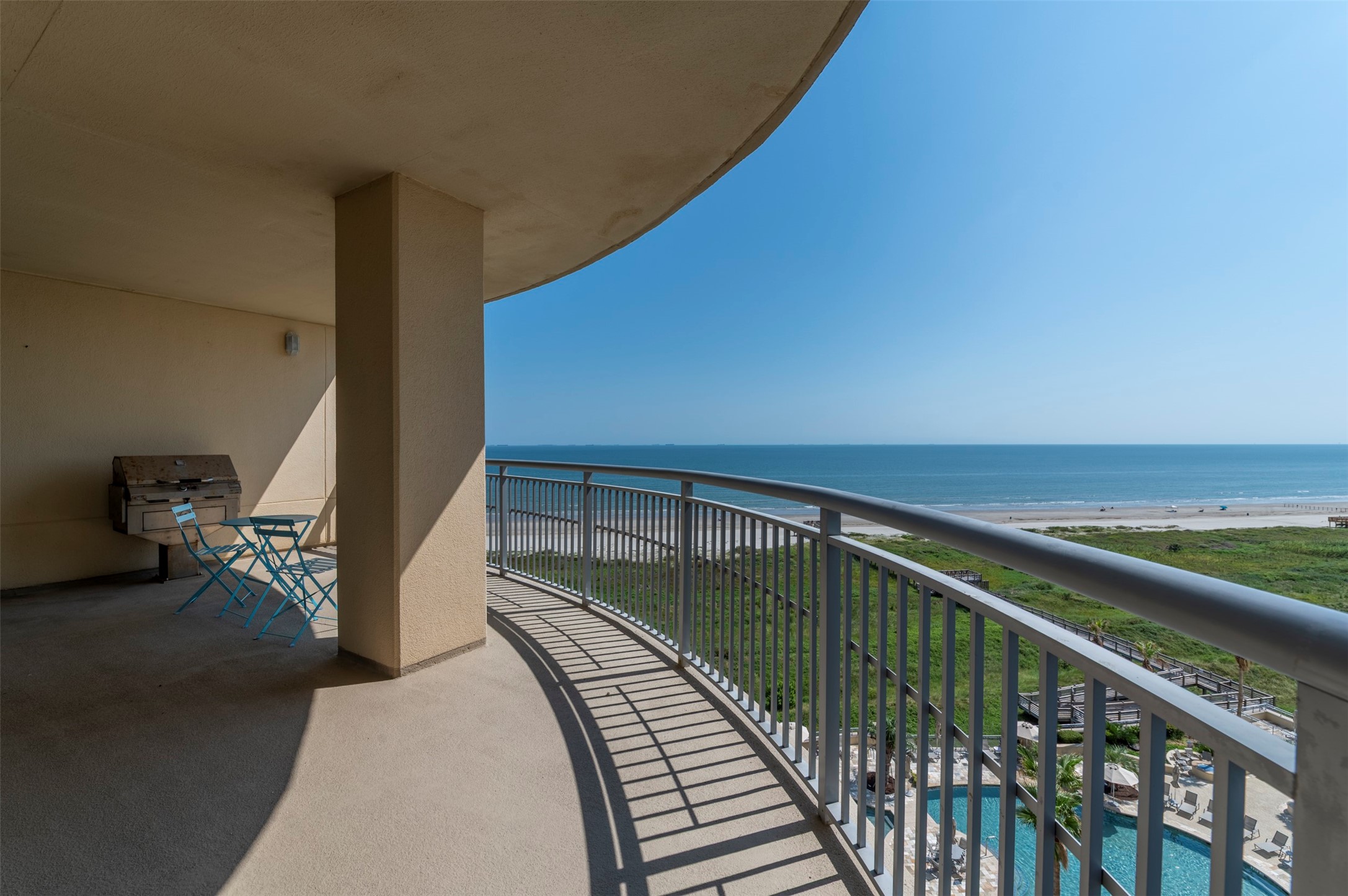 801 E Beach Drive Bc0810 Property Photo 2
