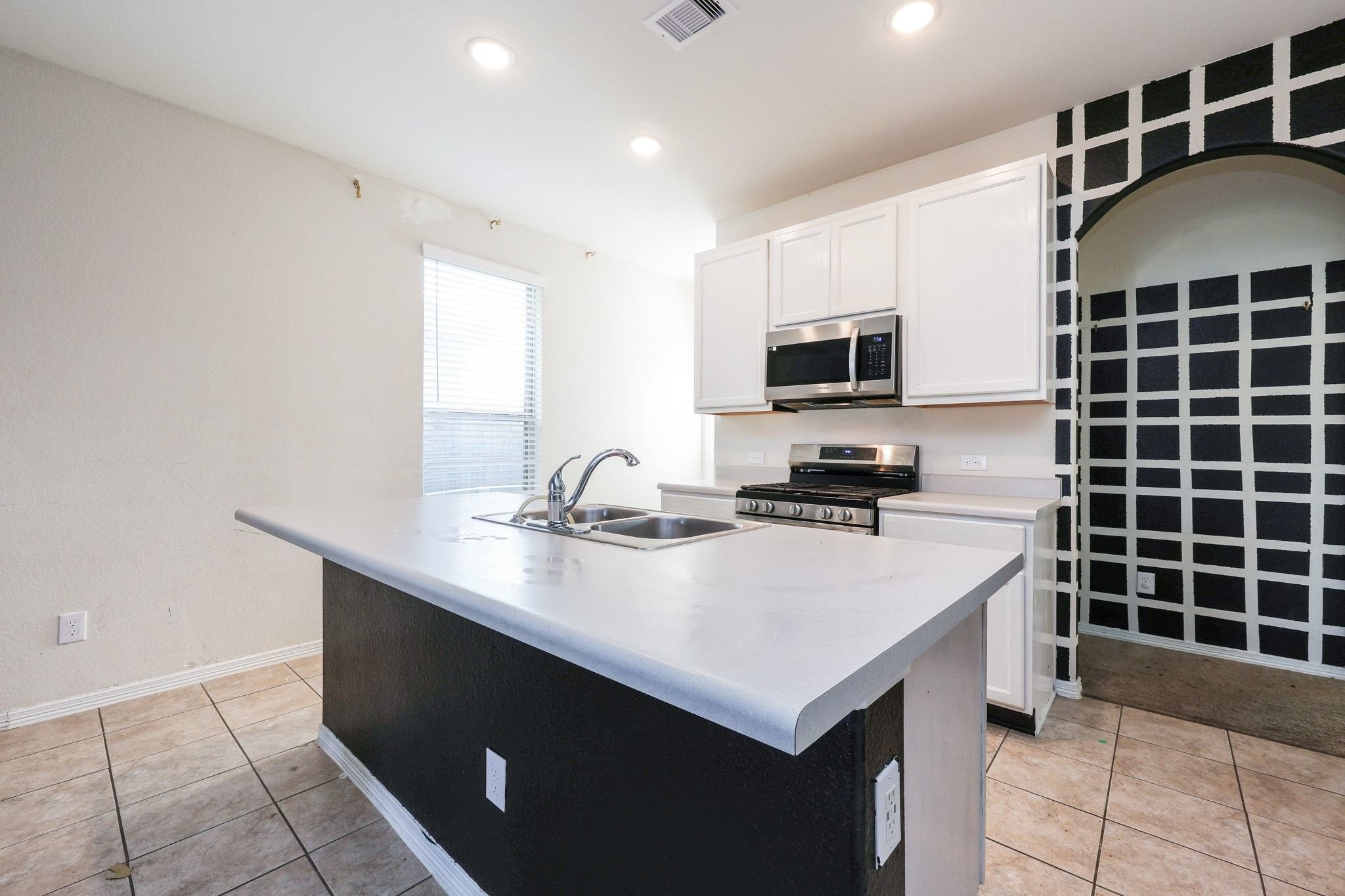10010 Yanet Grove Lane Property Photo 10