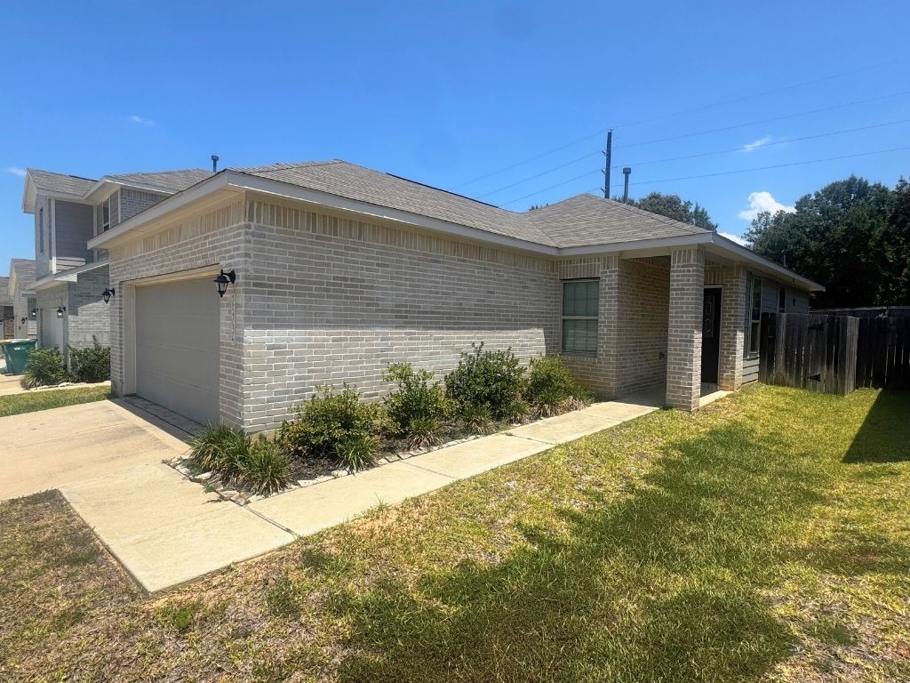 25734 Boxwood Hedge Lane Property Photo 2