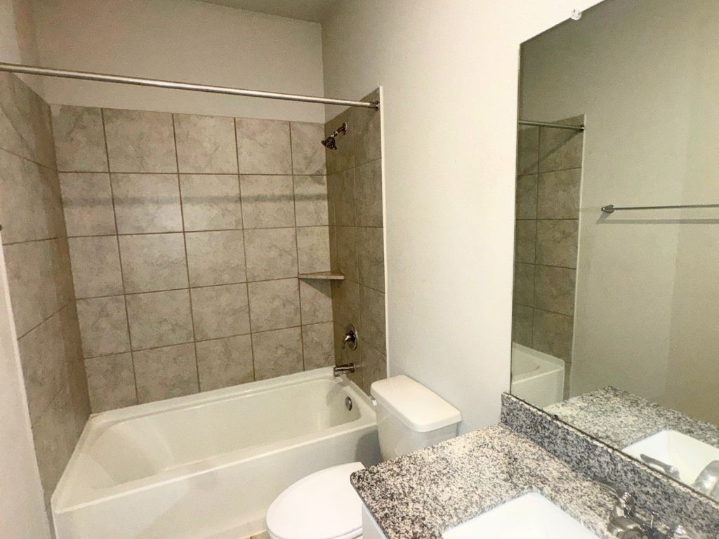 25734 Boxwood Hedge Lane Property Photo 12