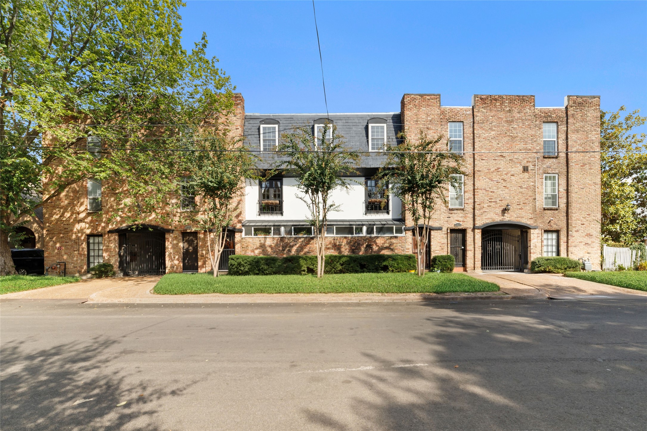 1909 Brun Street 17 Property Photo 1