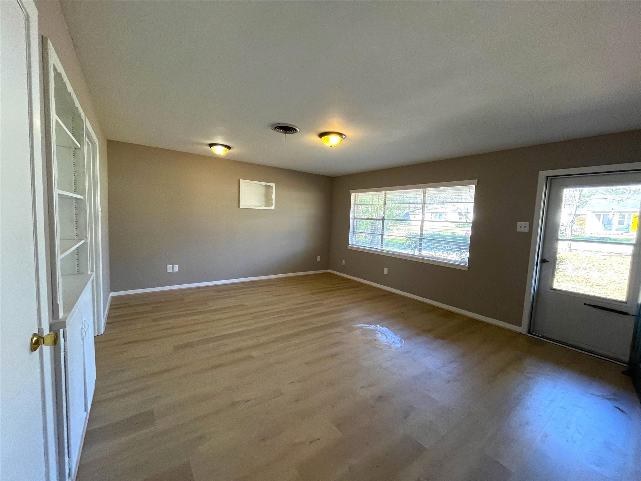 1001 Cowan Avenue Property Photo 5