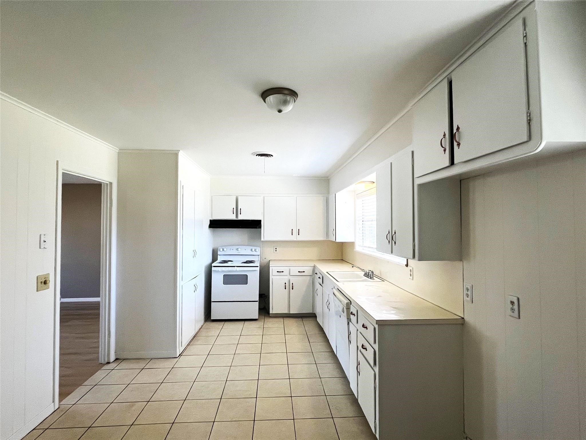 1001 Cowan Avenue Property Photo 7