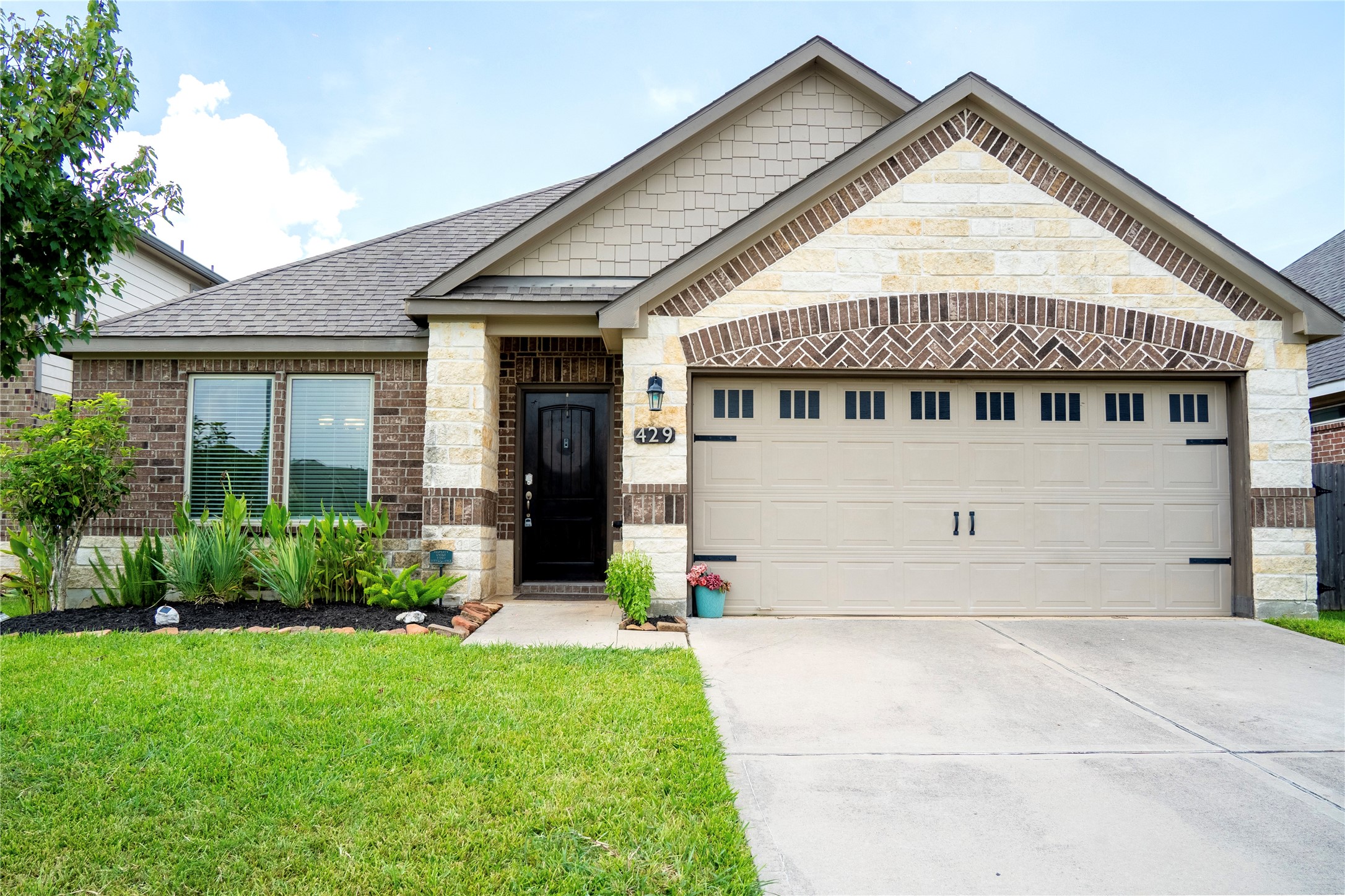 429 Lake Line Drive Property Photo