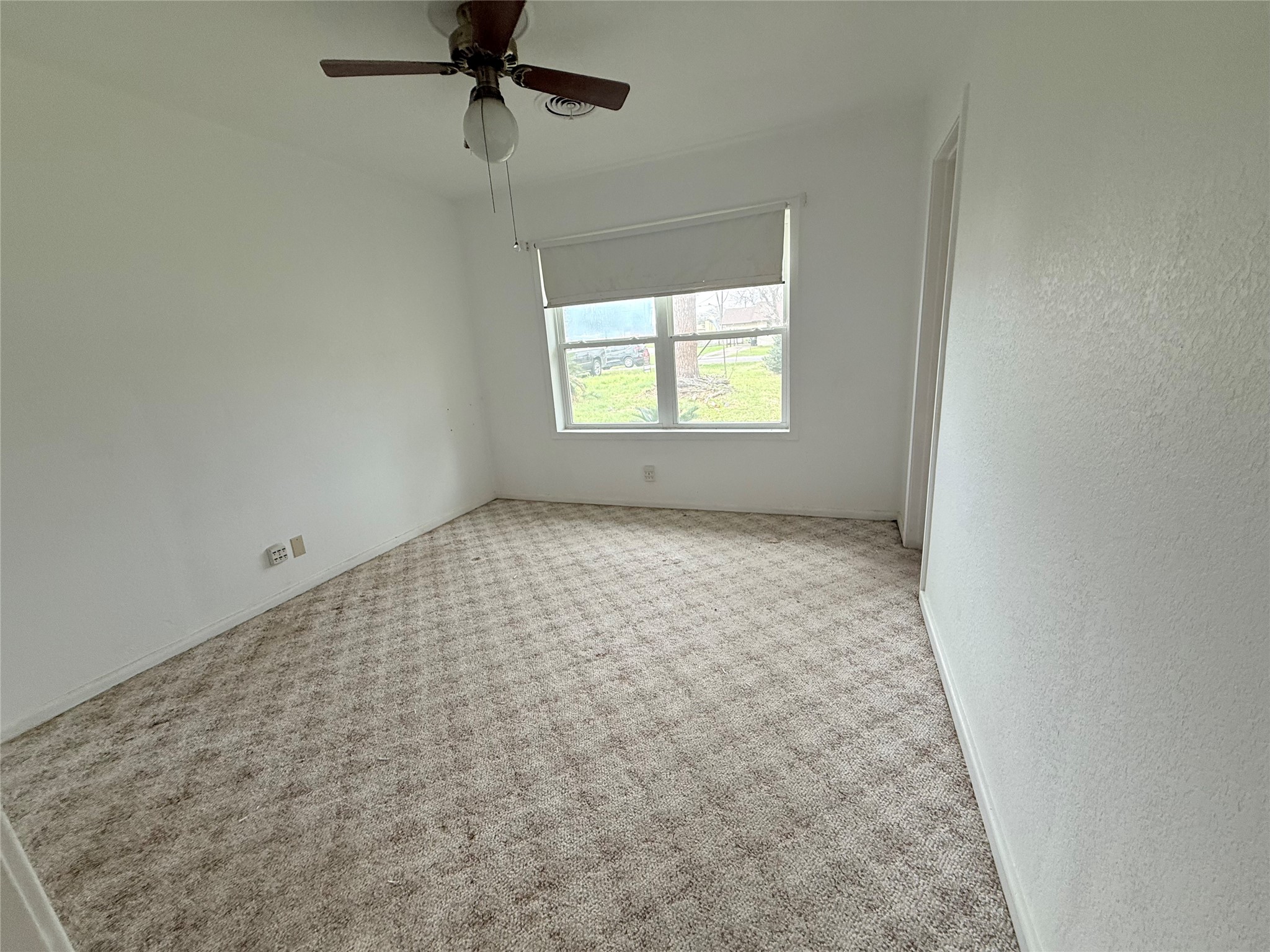 4100 Mockingbird Lane Property Photo 12