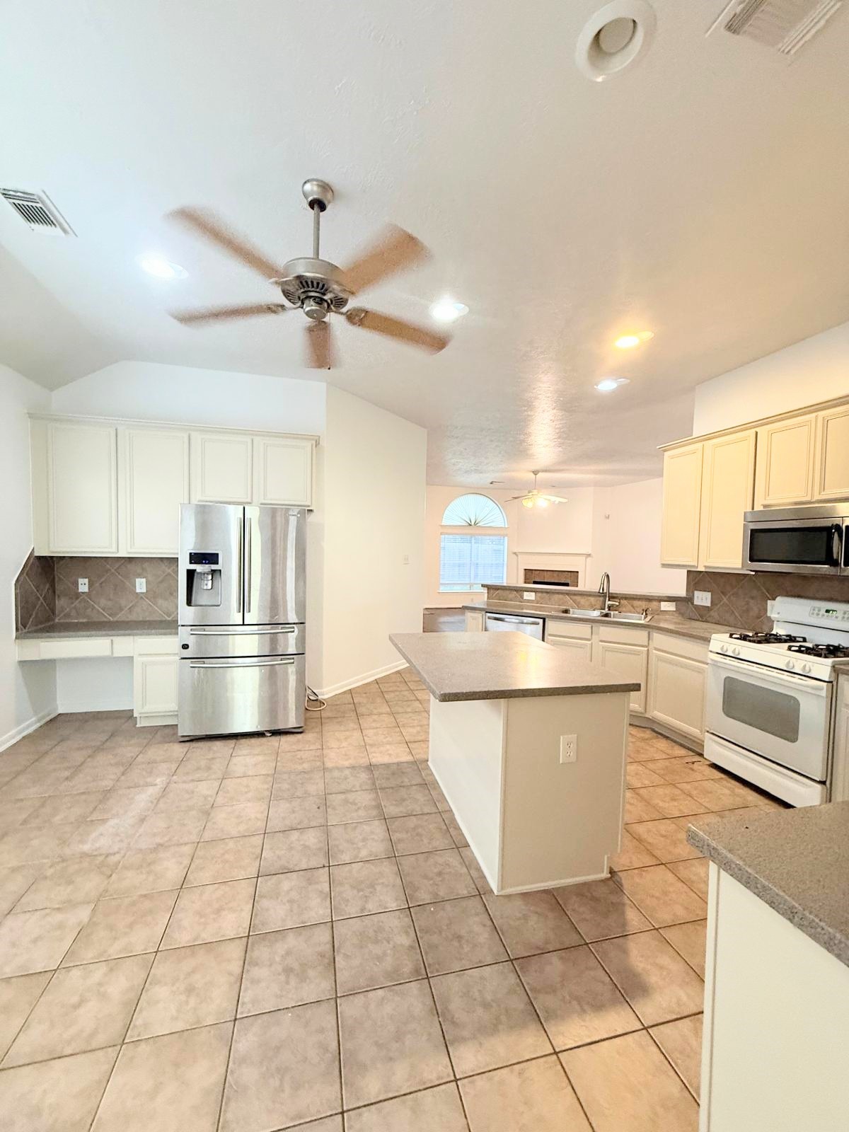 21731 Hannover Ridge Drive Property Photo 6