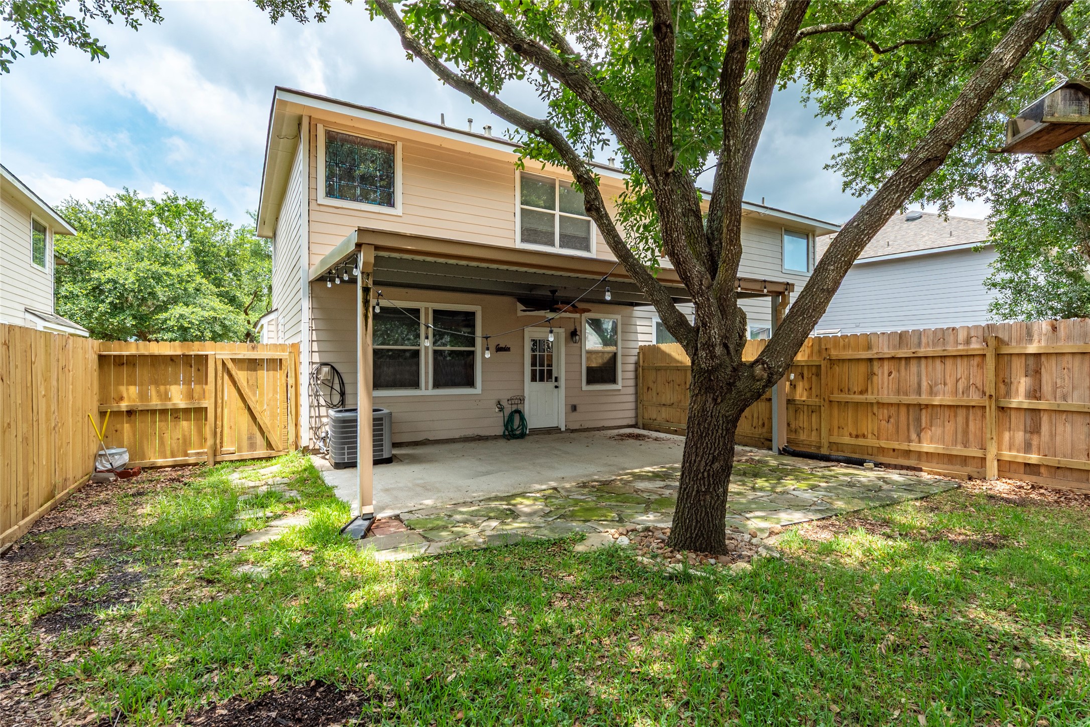 336 Capella Oaks Lane Property Photo 5