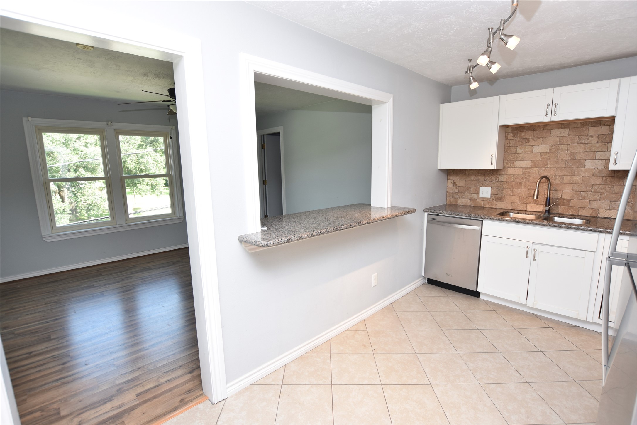 118 Wahl Street 4 Property Photo 4