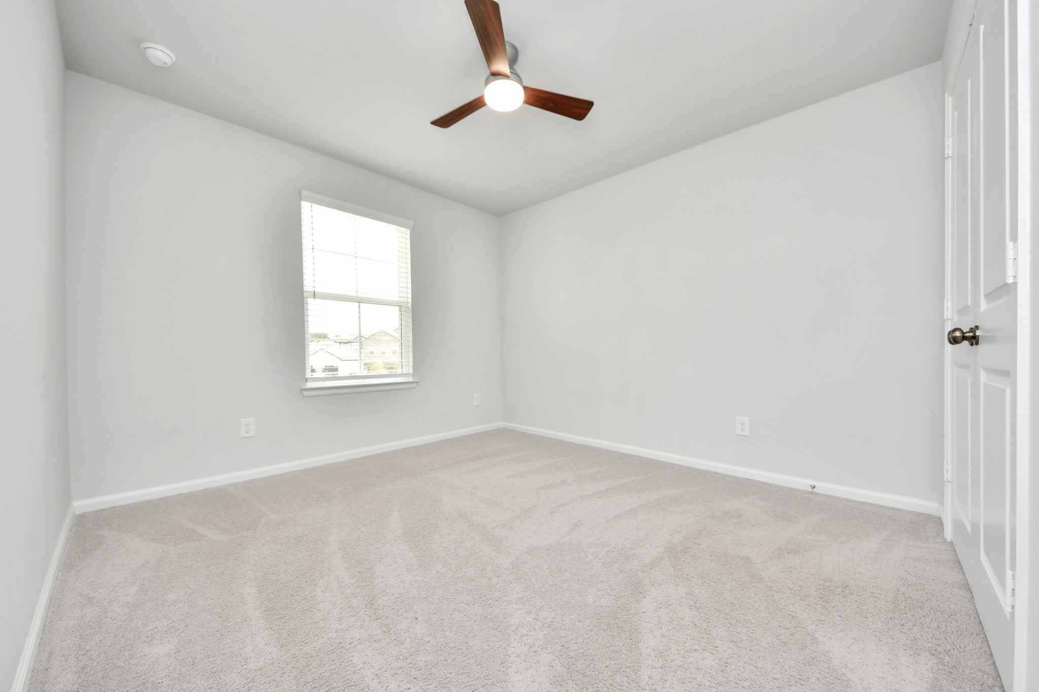 68 Valiant Ridge Trail Property Photo 31