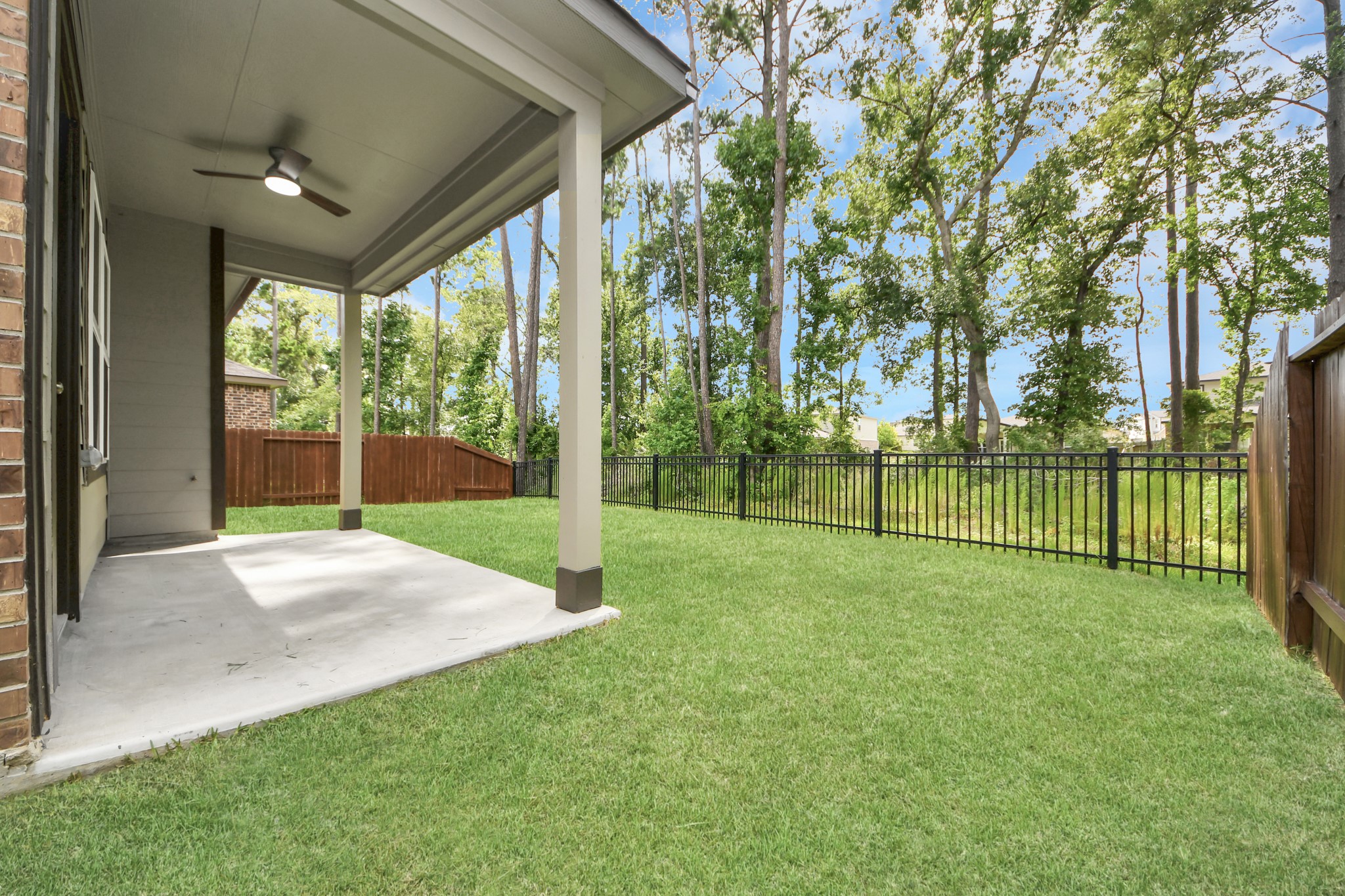 68 Valiant Ridge Trail Property Photo 37
