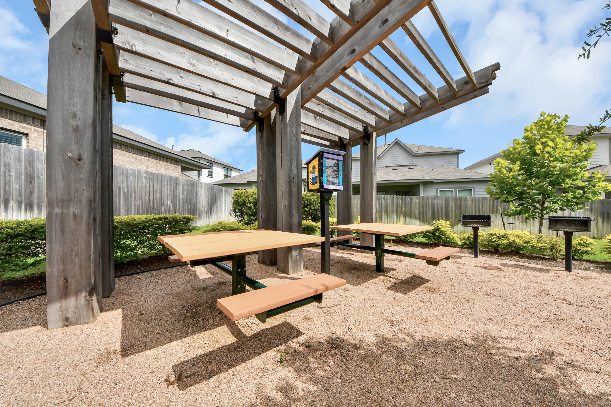 68 Valiant Ridge Trail Property Photo 42