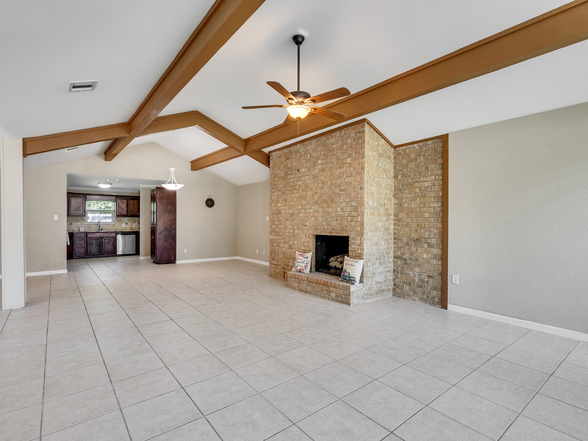 603 Casper Court Property Photo 7
