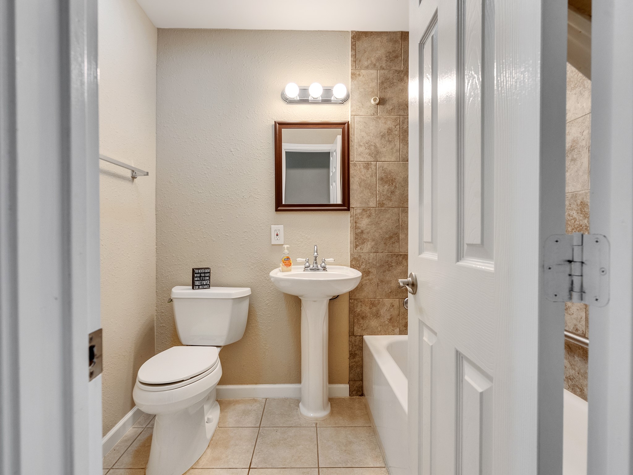 603 Casper Court Property Photo 23