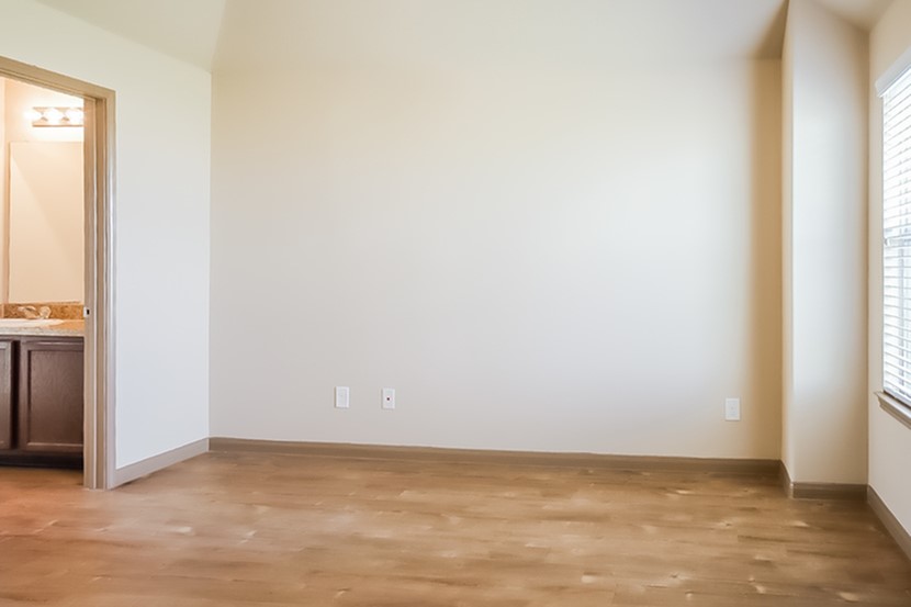 5406 Comel Court Property Photo 10