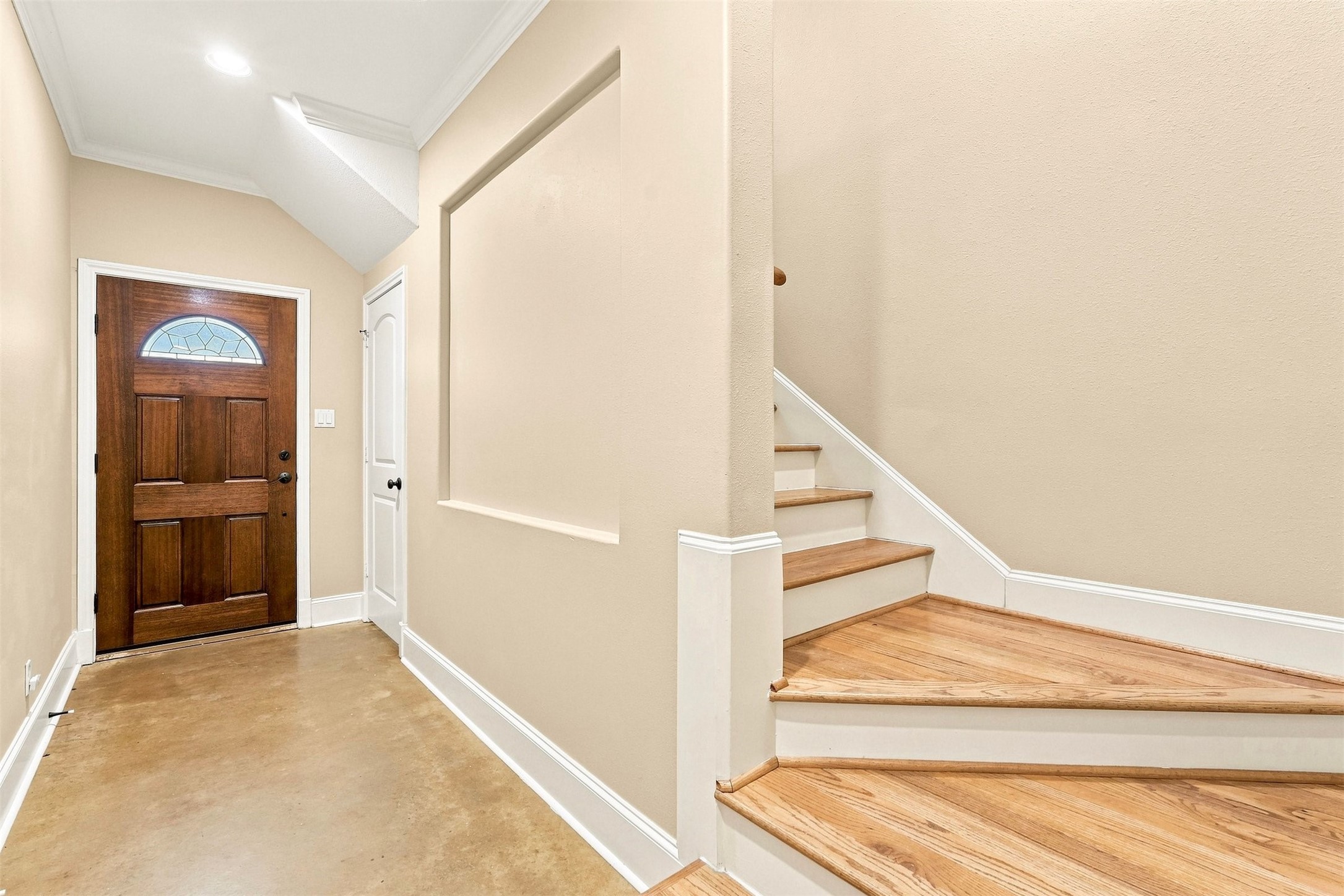 1714 Ovid Street A Property Photo 4