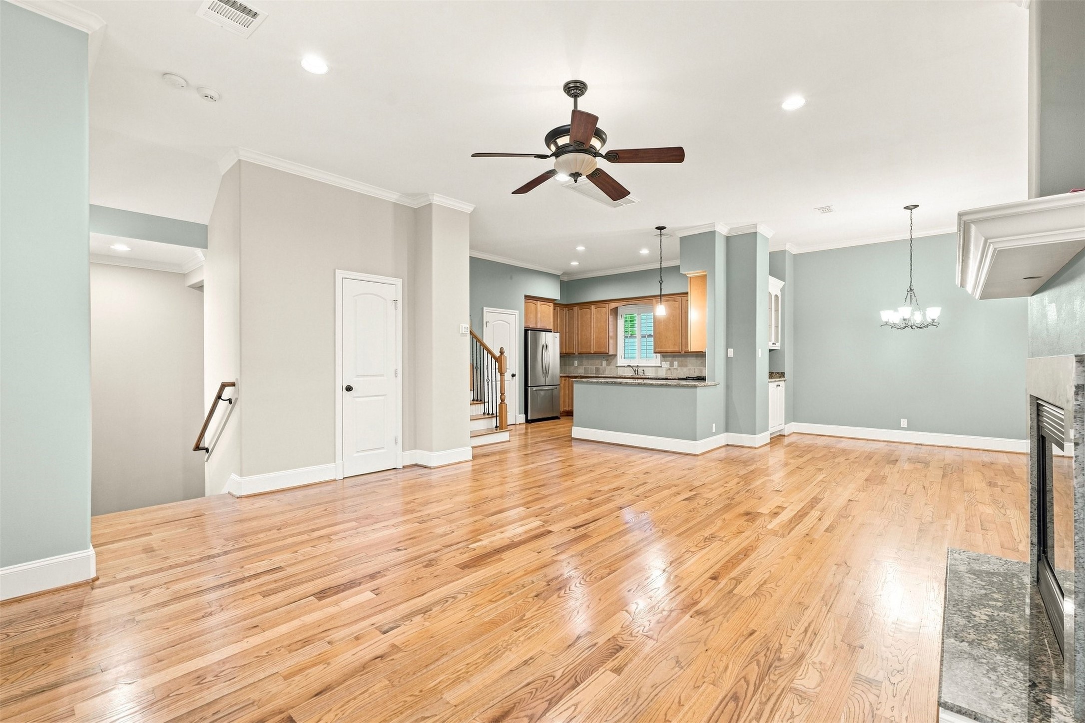 1714 Ovid Street A Property Photo 8