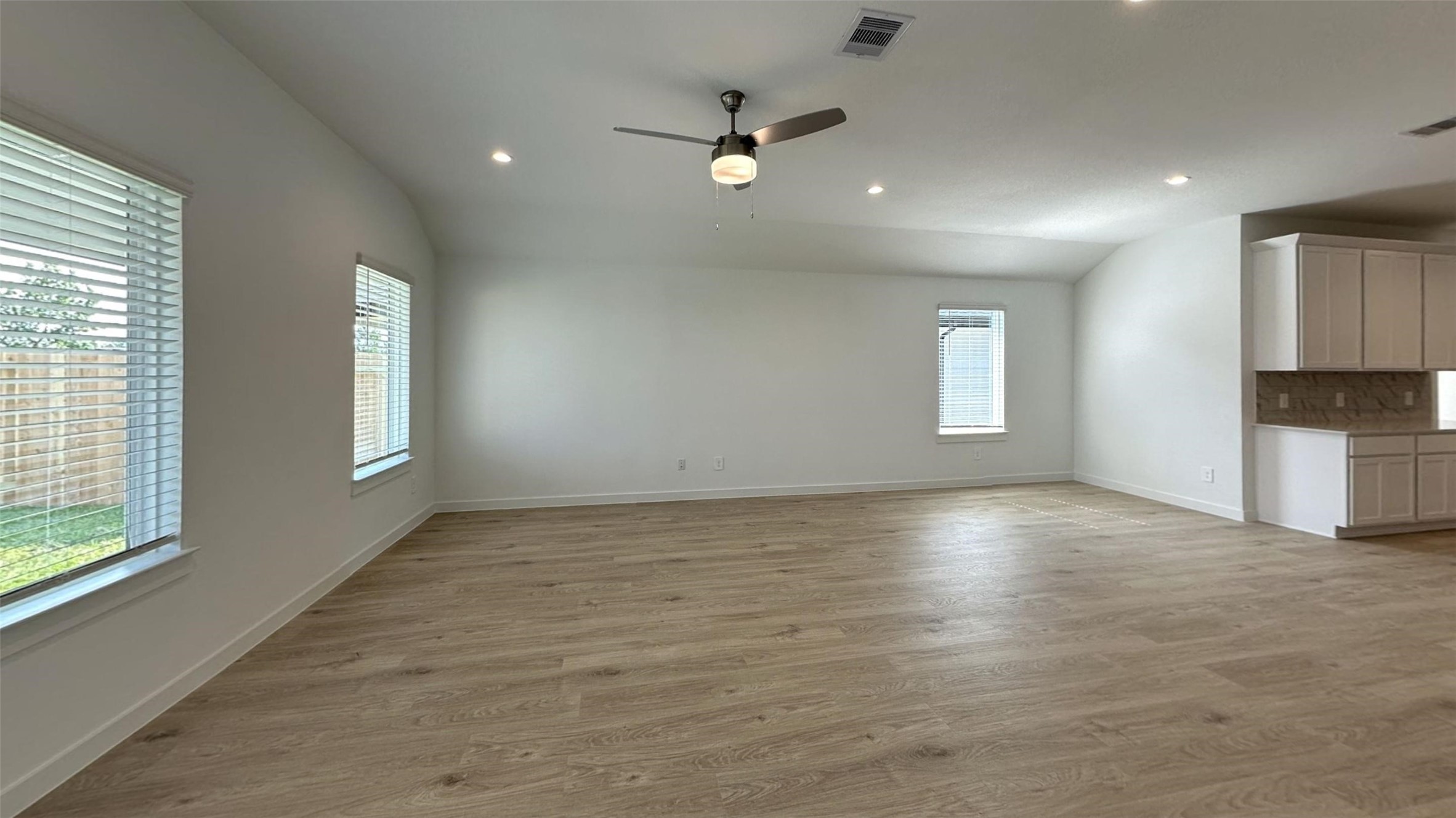 31727 Margaret Woods Lane Property Photo 4
