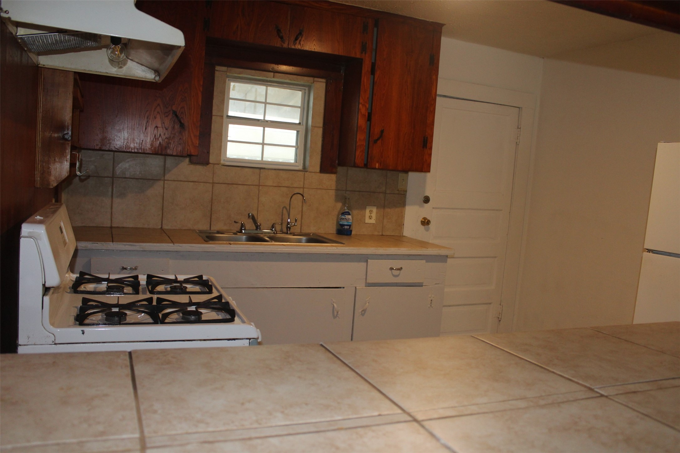 5726 Gardendale Drive Property Photo 6